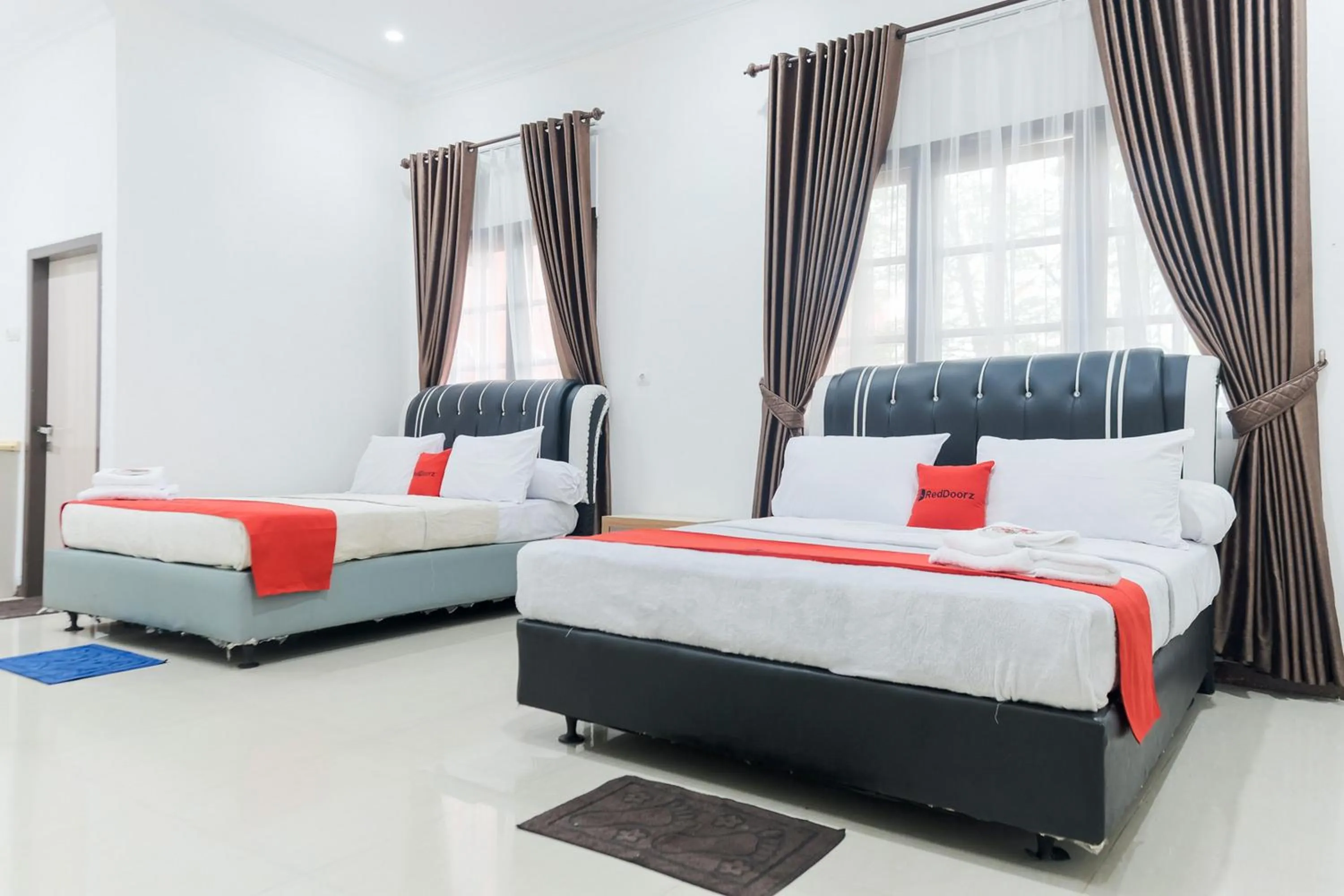 Family Room in RedDoorz Syariah @ Jalan Ir Haji Juanda Jambi