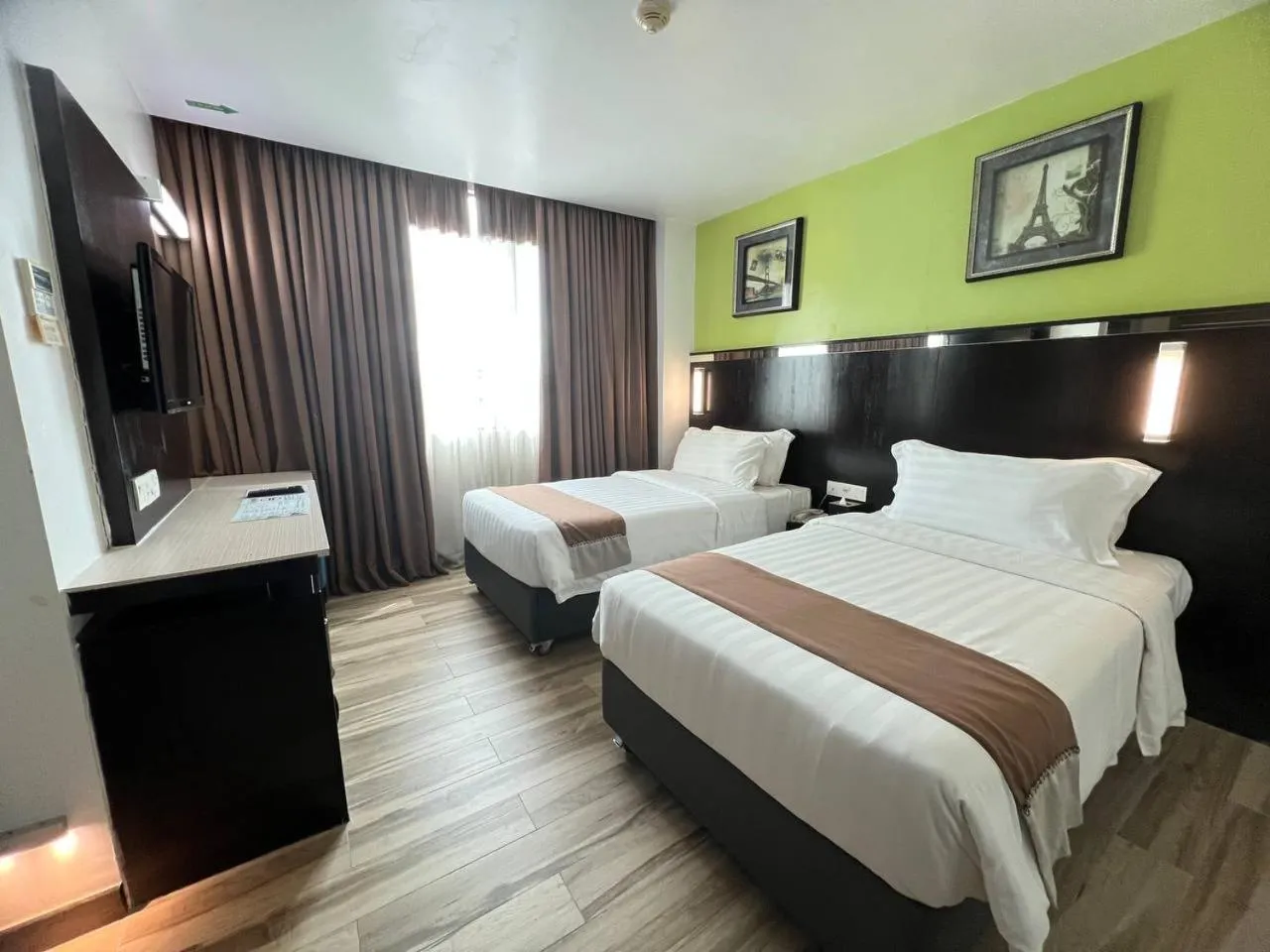 Superior Twin Room in Dreamtel Kota Kinabalu