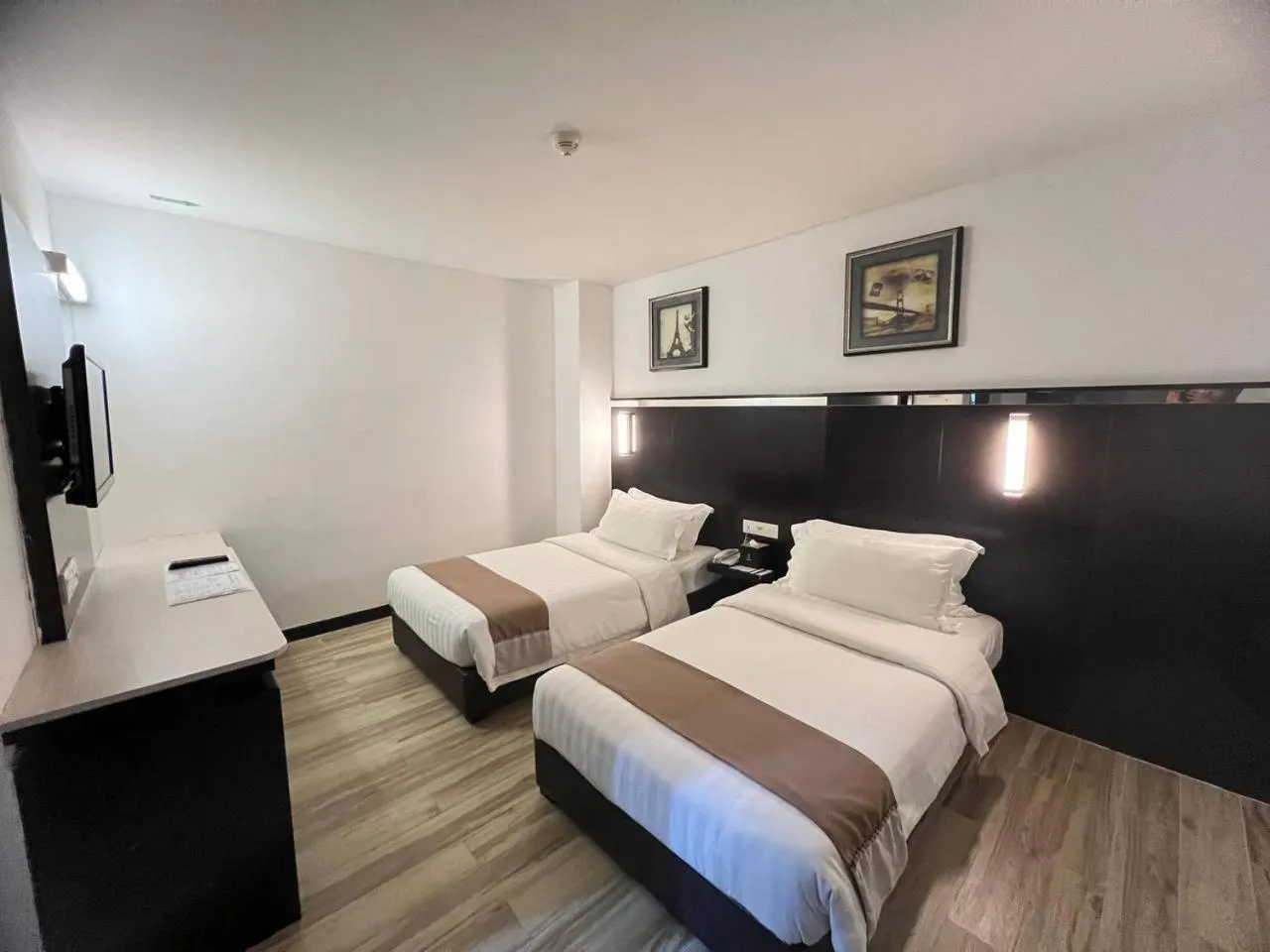 Standard Twin Room - no window in Dreamtel Kota Kinabalu