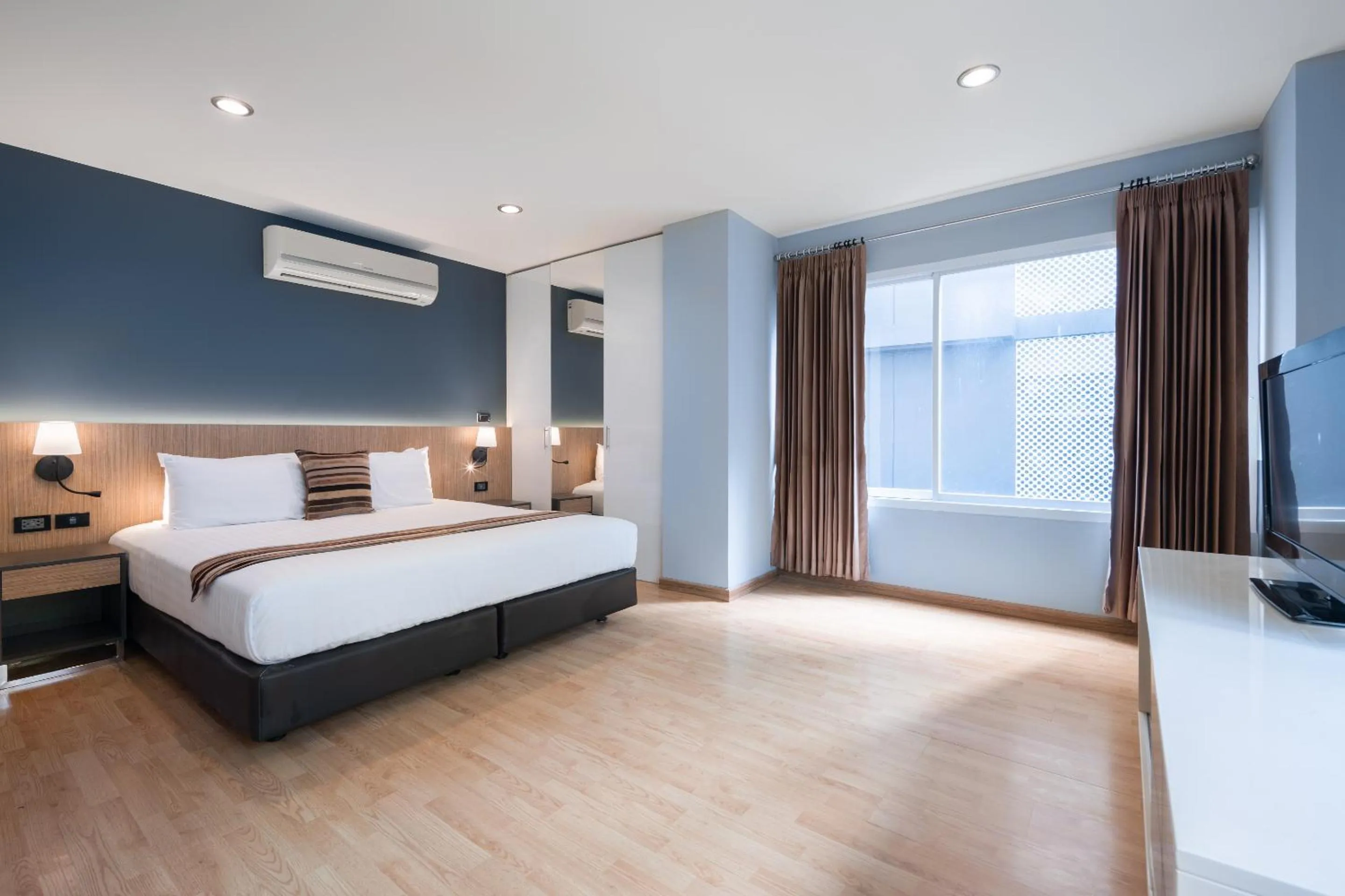 Three-Bedroom Suite in iCheck inn Residences Sathorn
