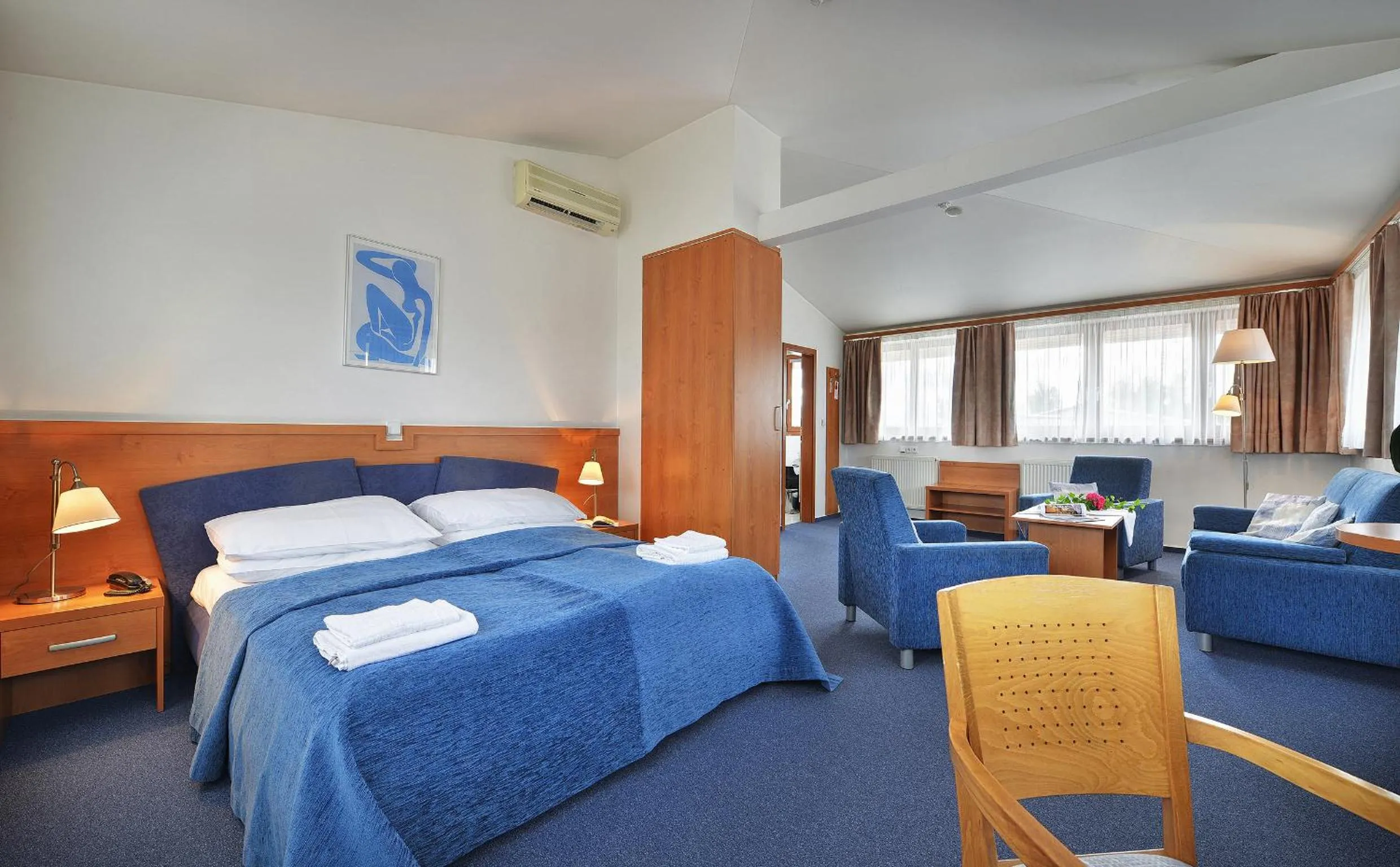 Suite in EA Hotel Populus