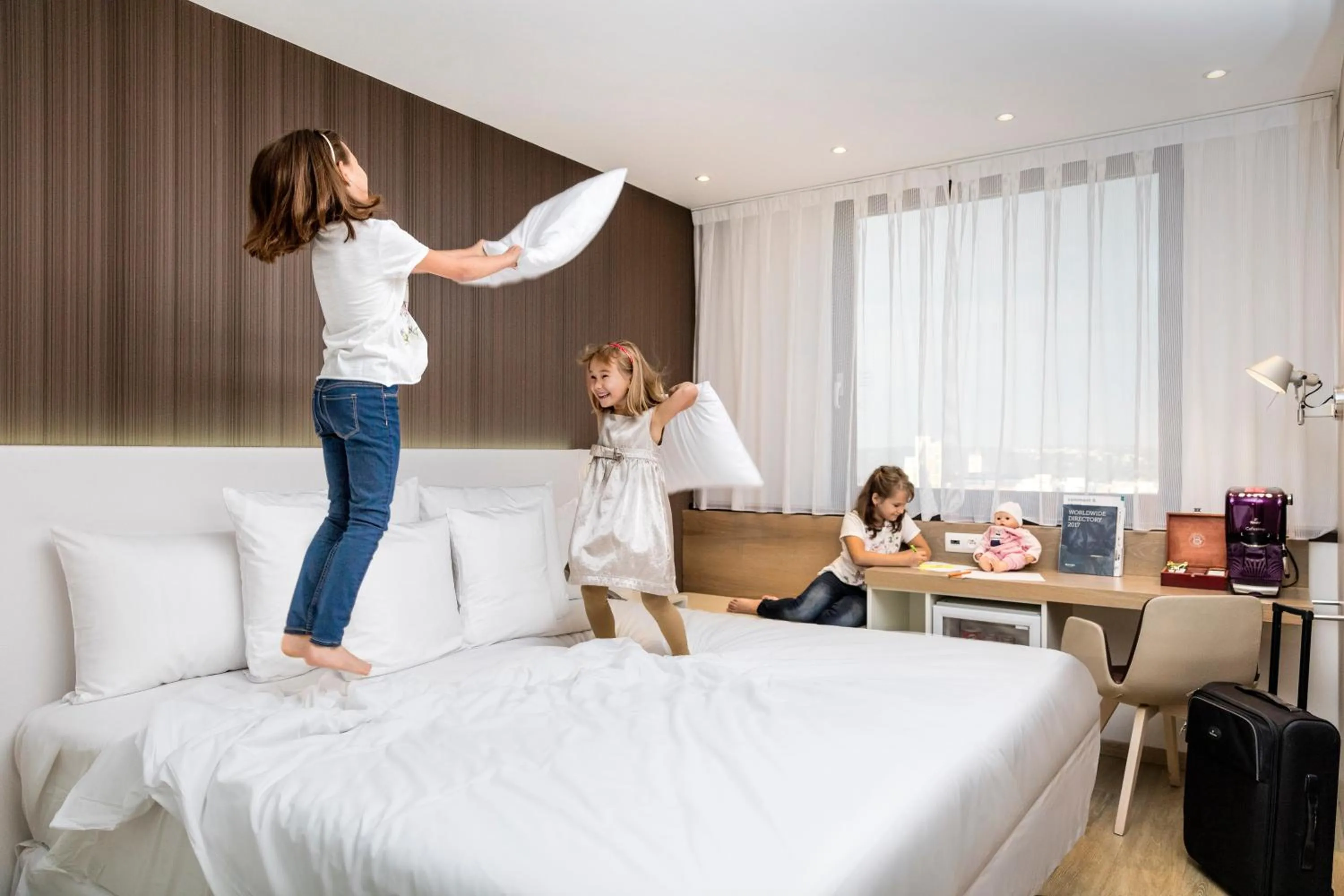 Family Room (2 Adults + 1 Child) in Occidental Praha