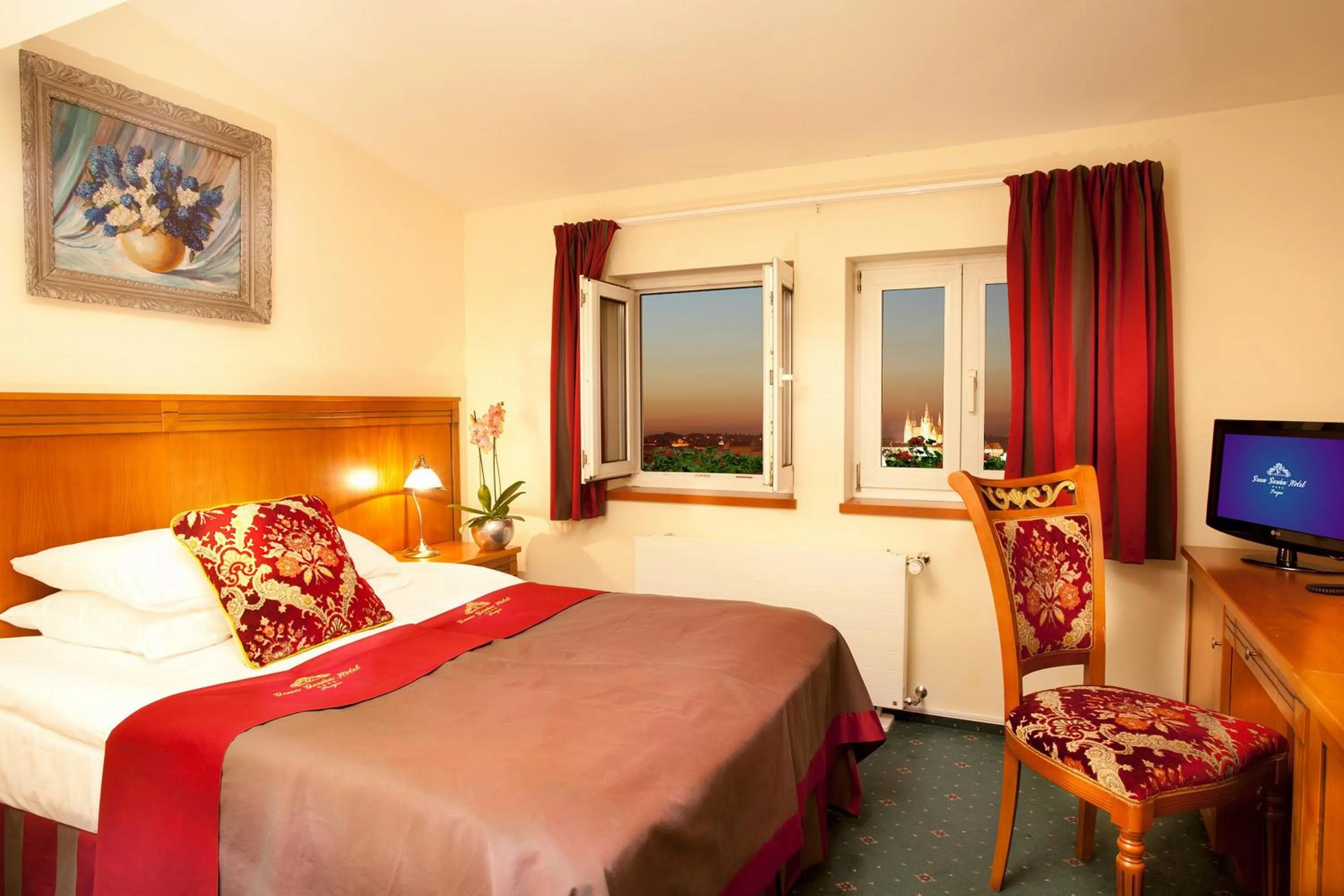 Small Single Room in Green Garden Hotel