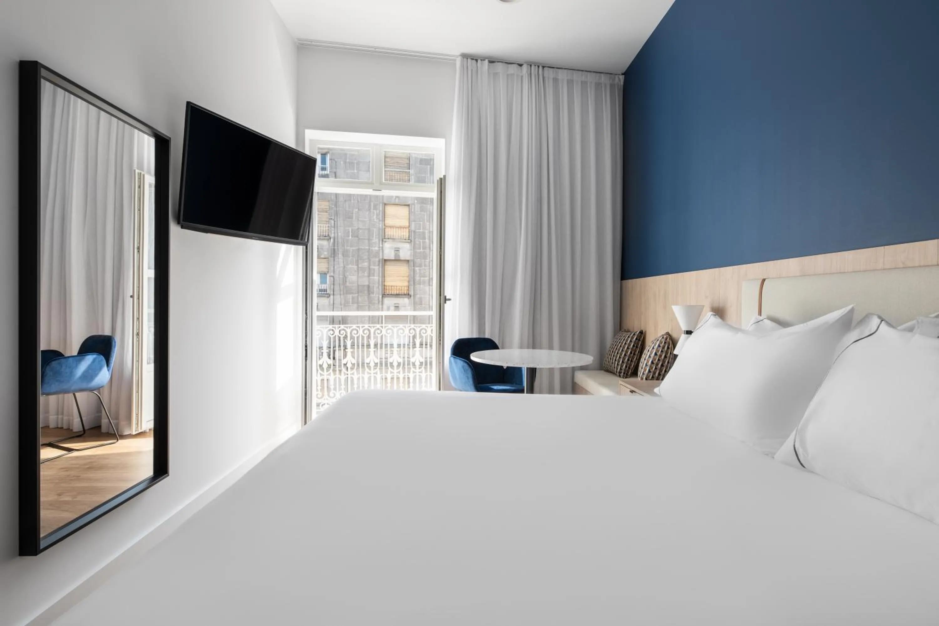 Deluxe Double Room with Balcony in Exe Vigo