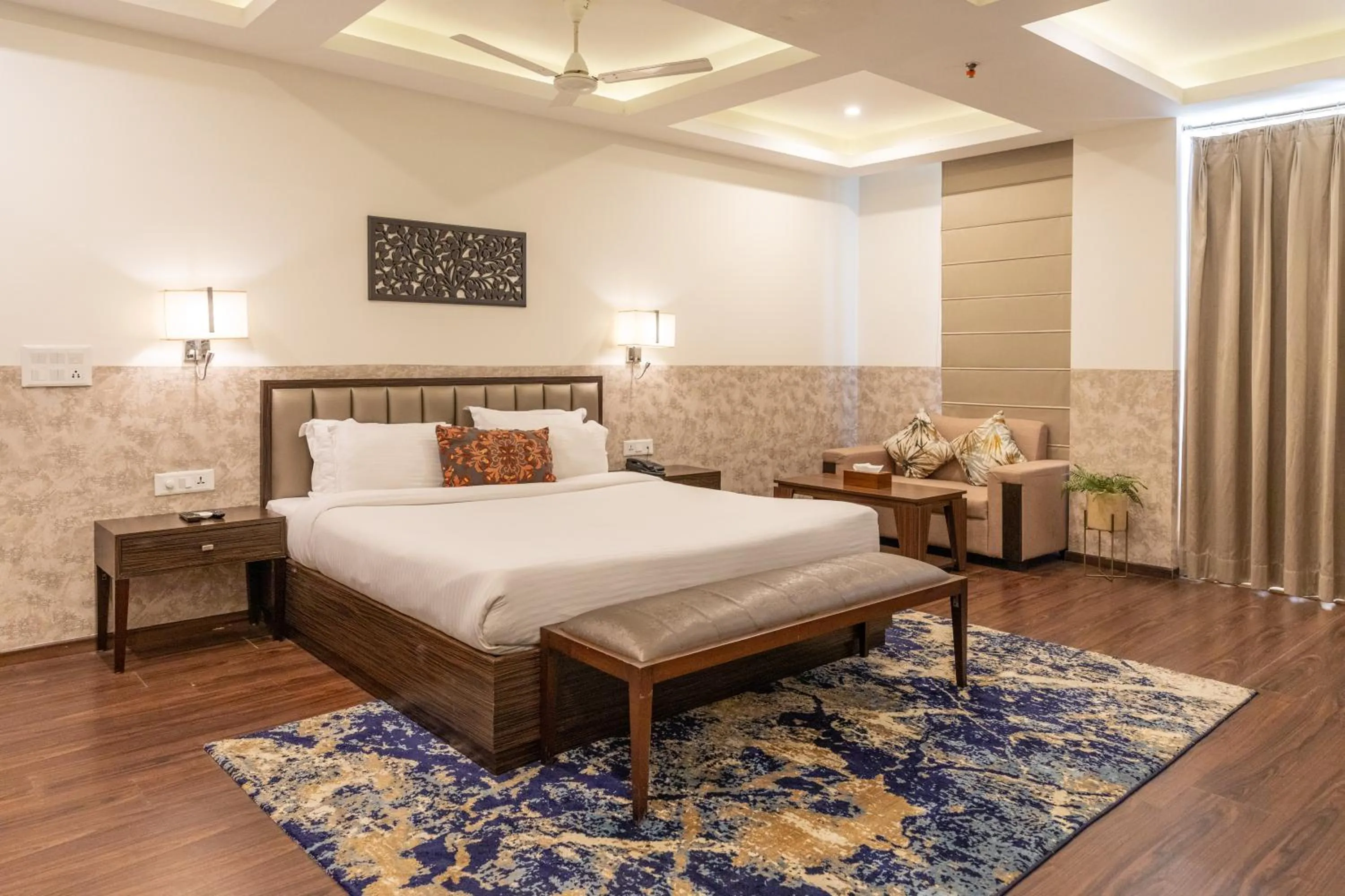 King Suite with Balcony - single occupancy in Hotel Alaya