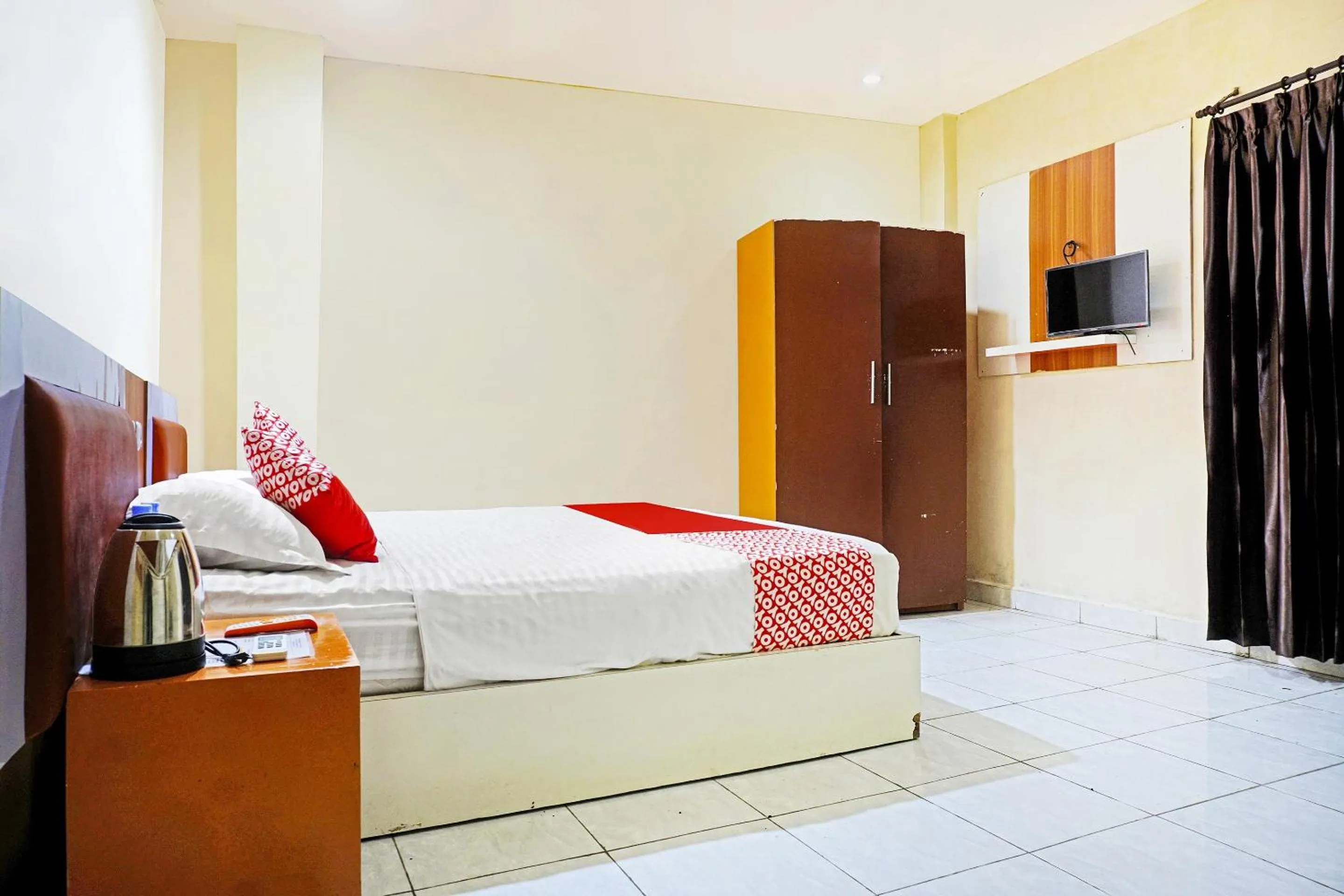 Standard Double Room in COLLECTION O 91331 Hotel Grand Saota Soppeng