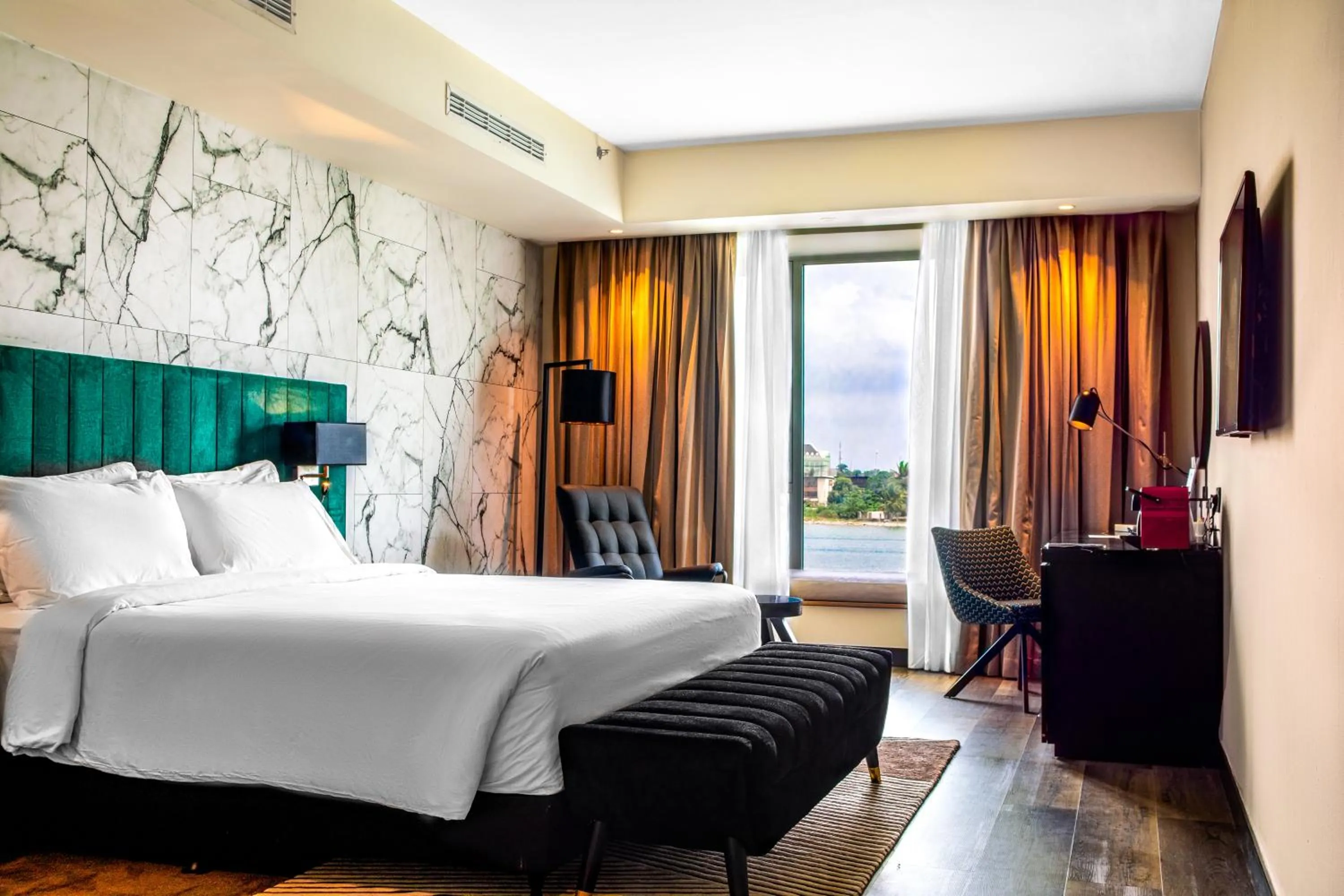 Premium Room with Lagoon View in Radisson Blu Anchorage Hotel