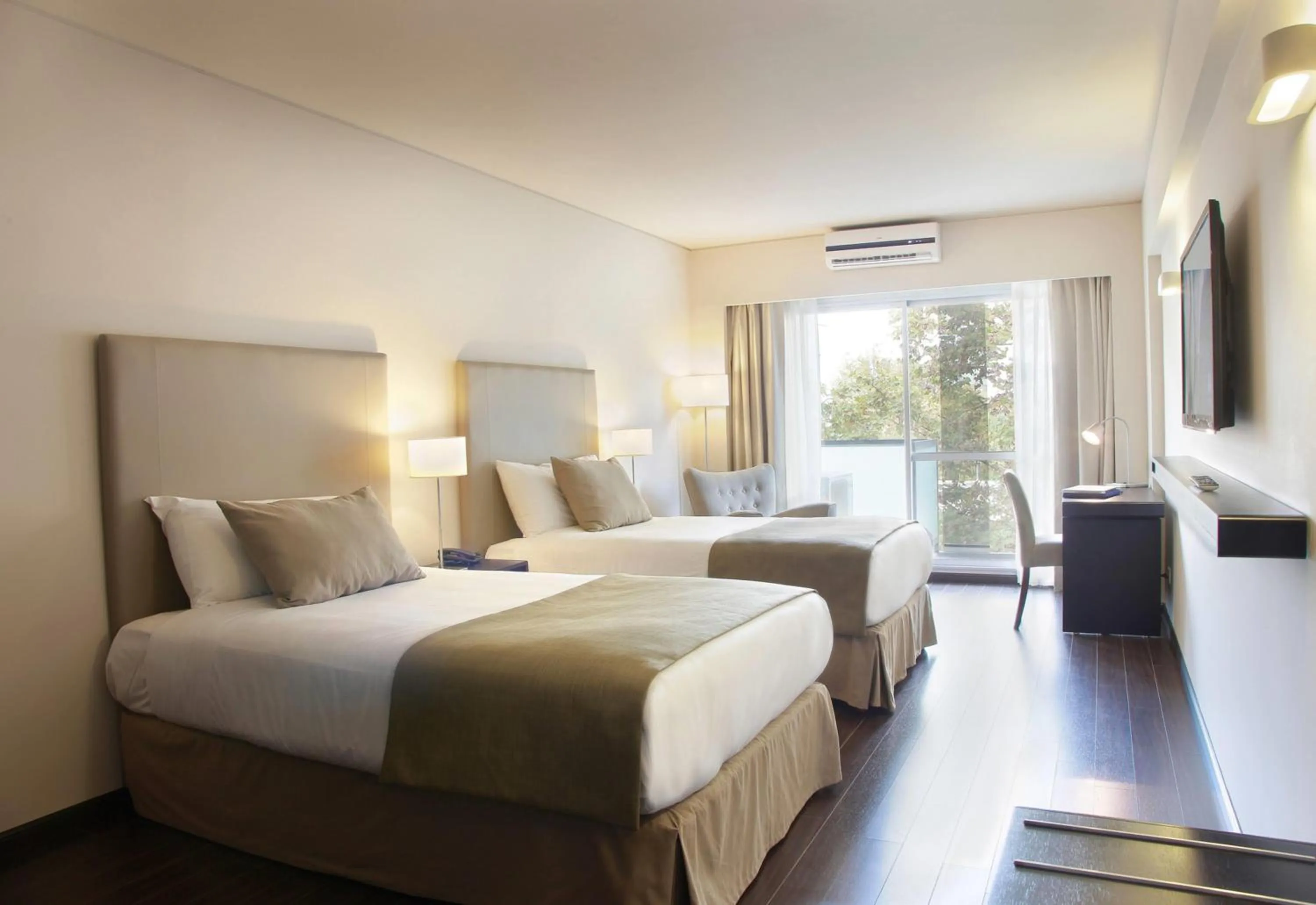 Classic Twin Room in Dazzler by Wyndham Buenos Aires Palermo