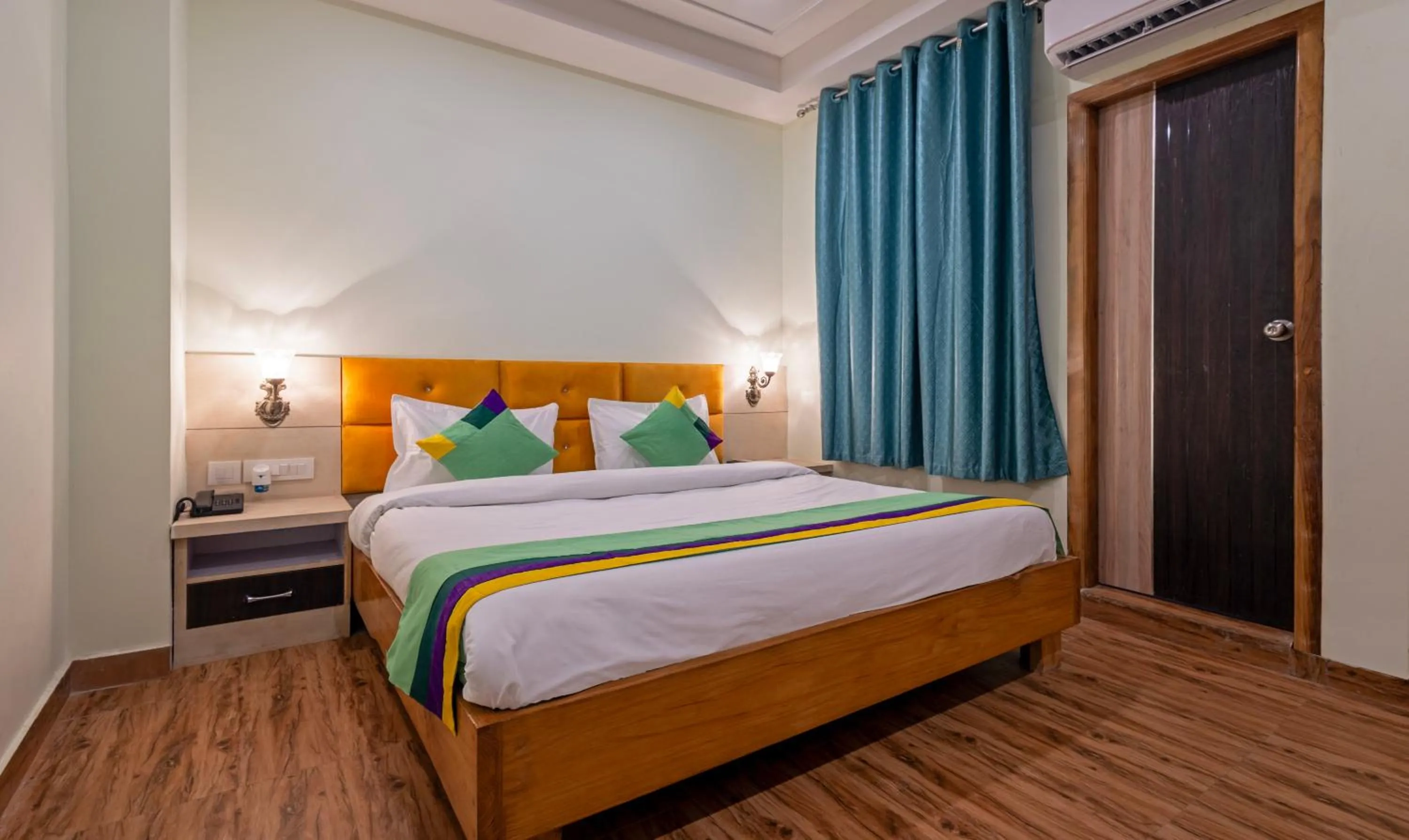 Standard Double Room - single occupancy in Treebo Shakuntalam, Near Lucknow Airport