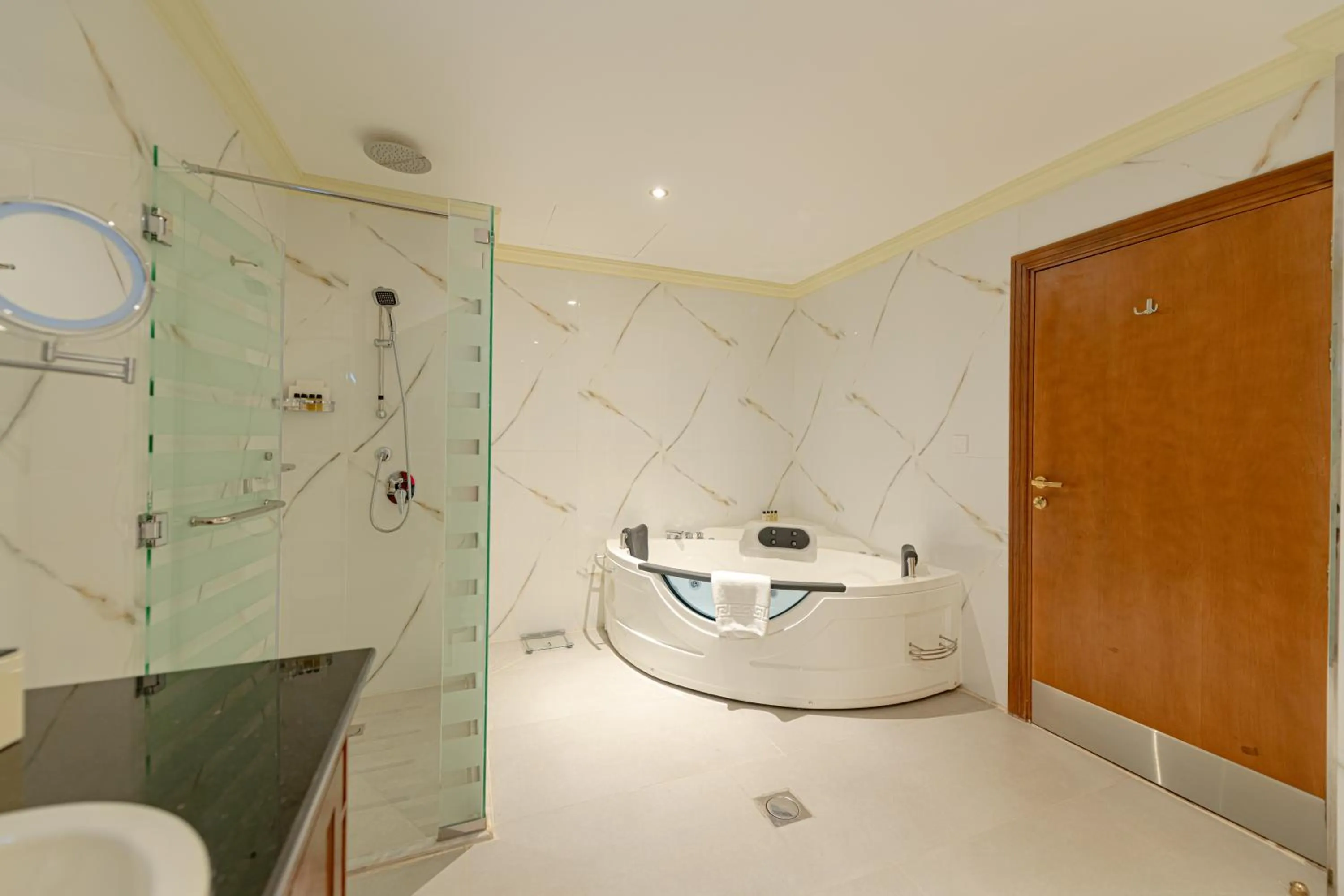 WA Suite with Jacuzi  in WA Hotel