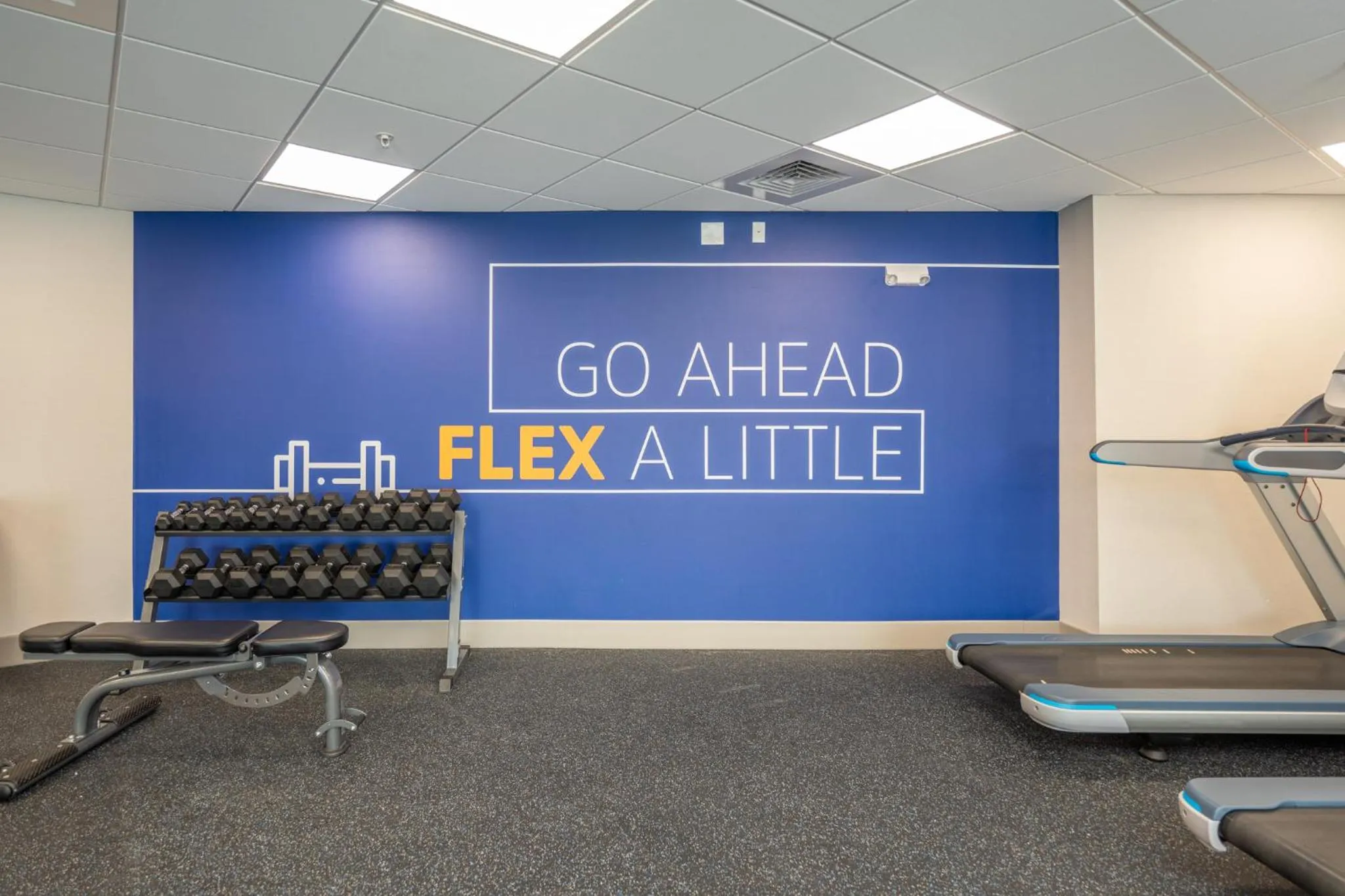 King Suite in Holiday Inn Express & Suites Charlottesville by IHG