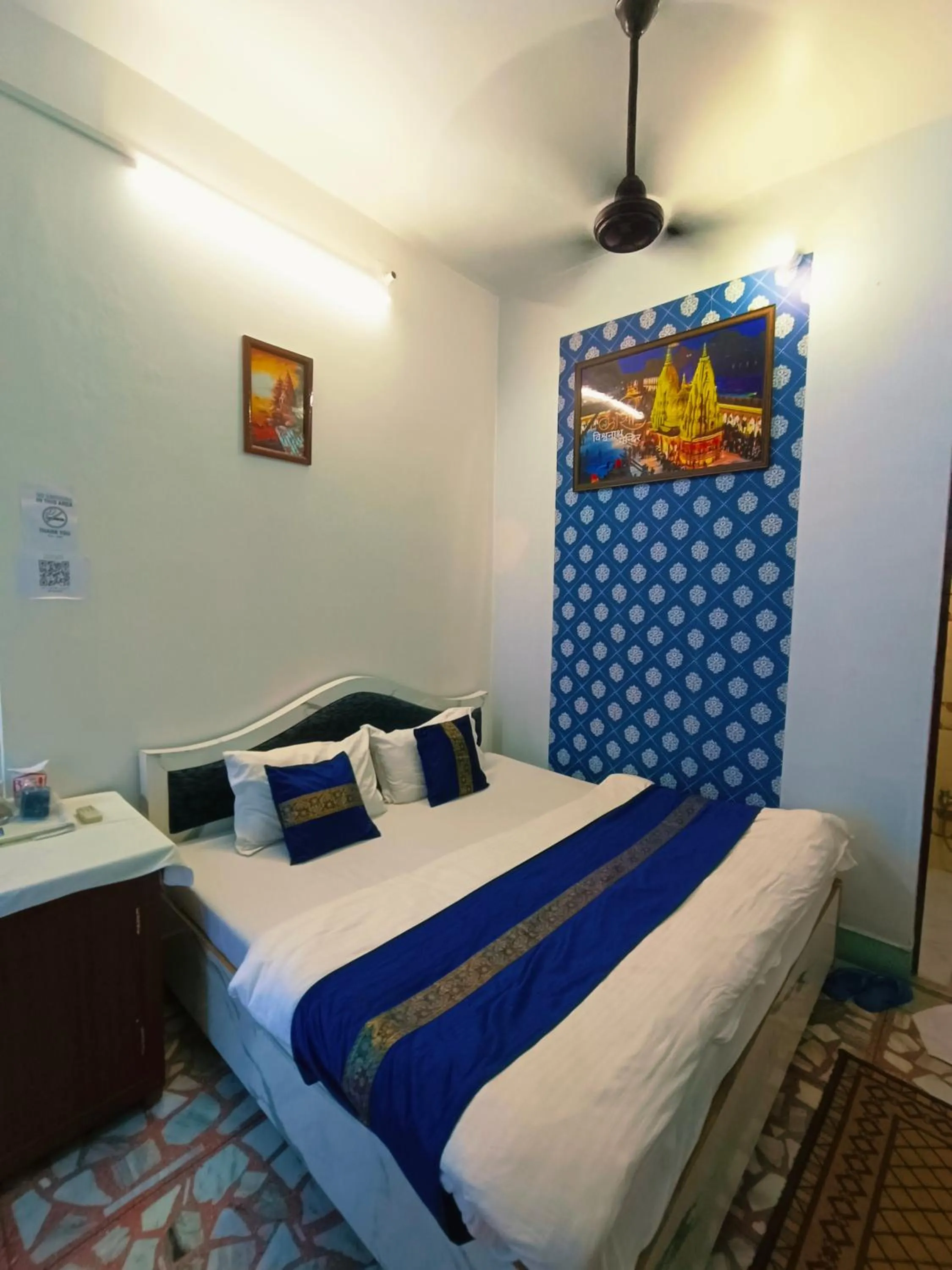 Deluxe Double Room in Baba Guest House