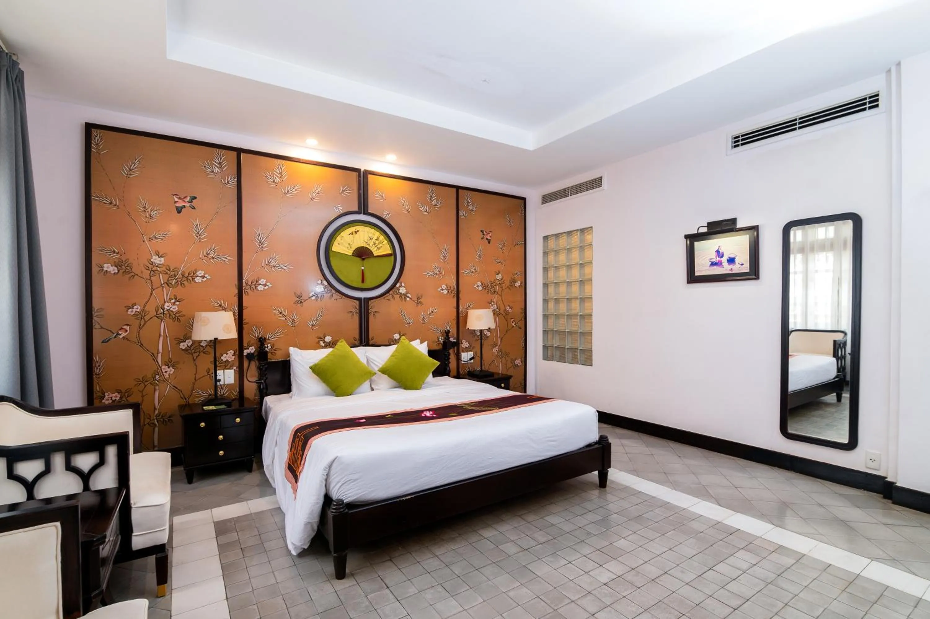 Deluxe Double Room in Villa Hue Hotel