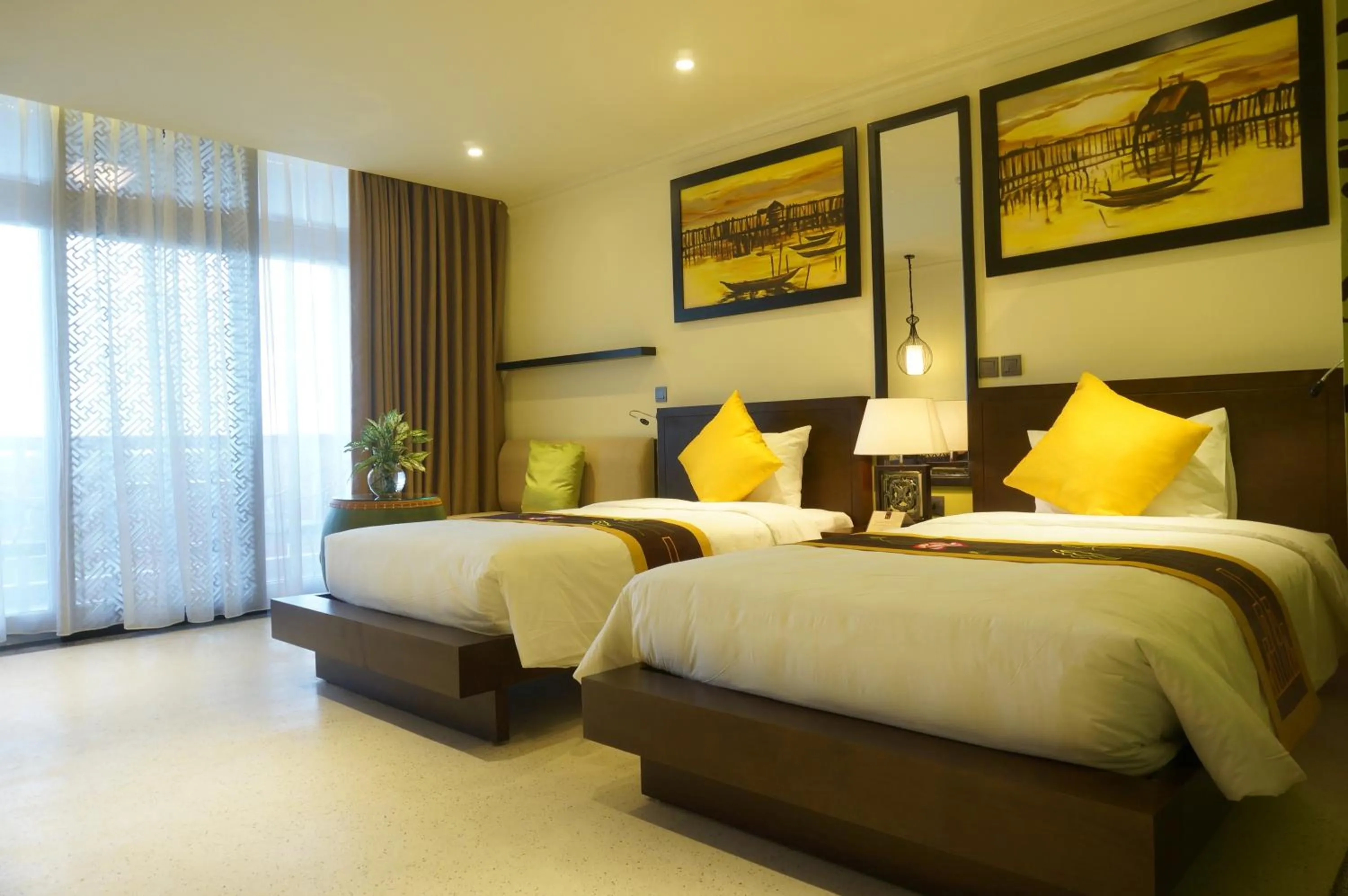 Twin Room with Balcony in Villa Hue Hotel