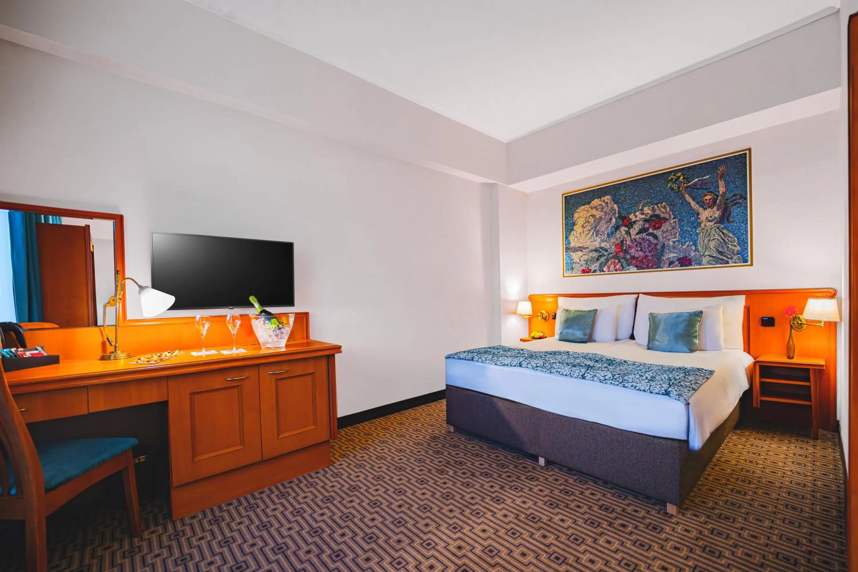 Deluxe Tower Suite with Panoramic View in Grand Hotel International - Czech Leading Hotels