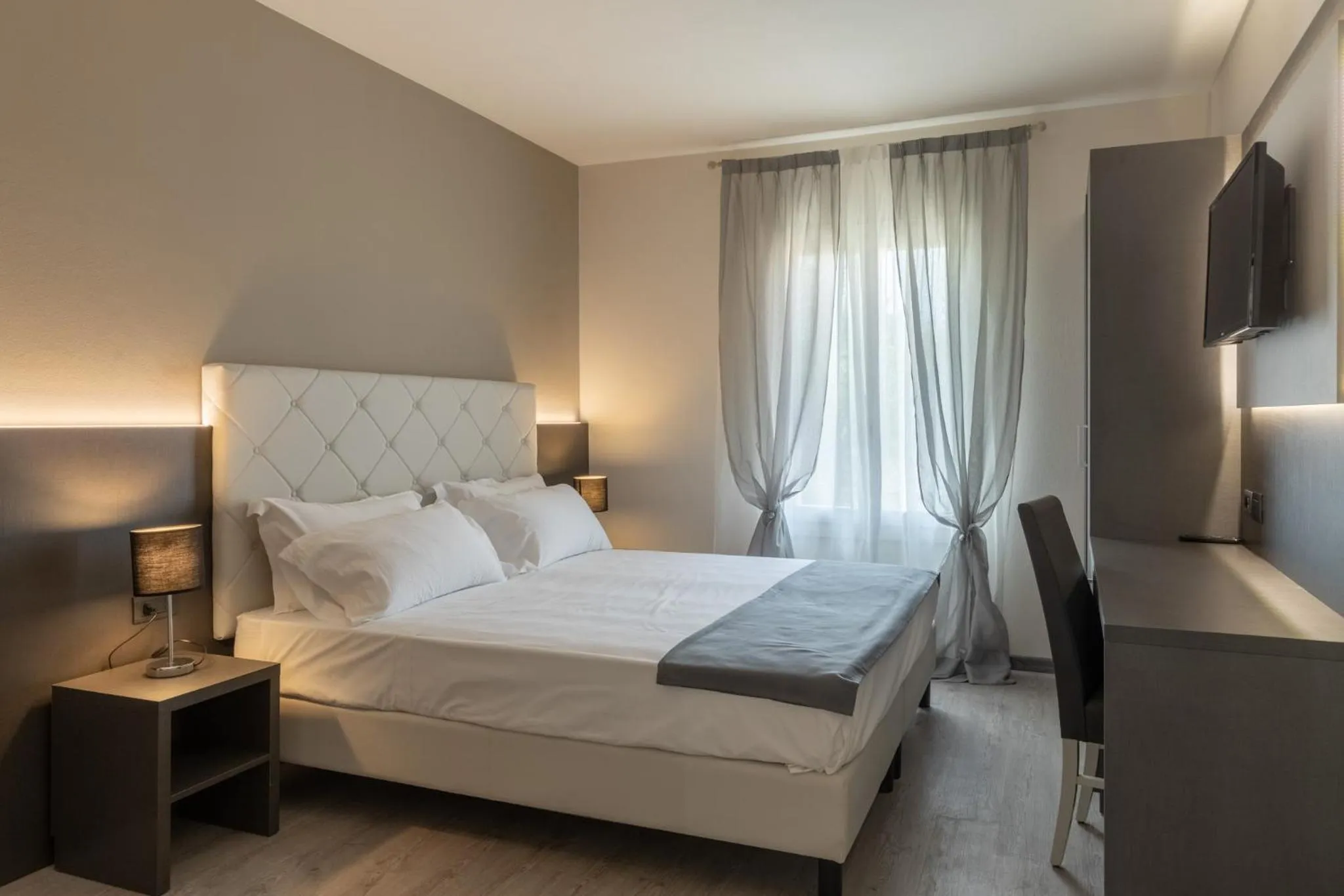 Superior Double or Twin Room with Garden View in Villa Petra