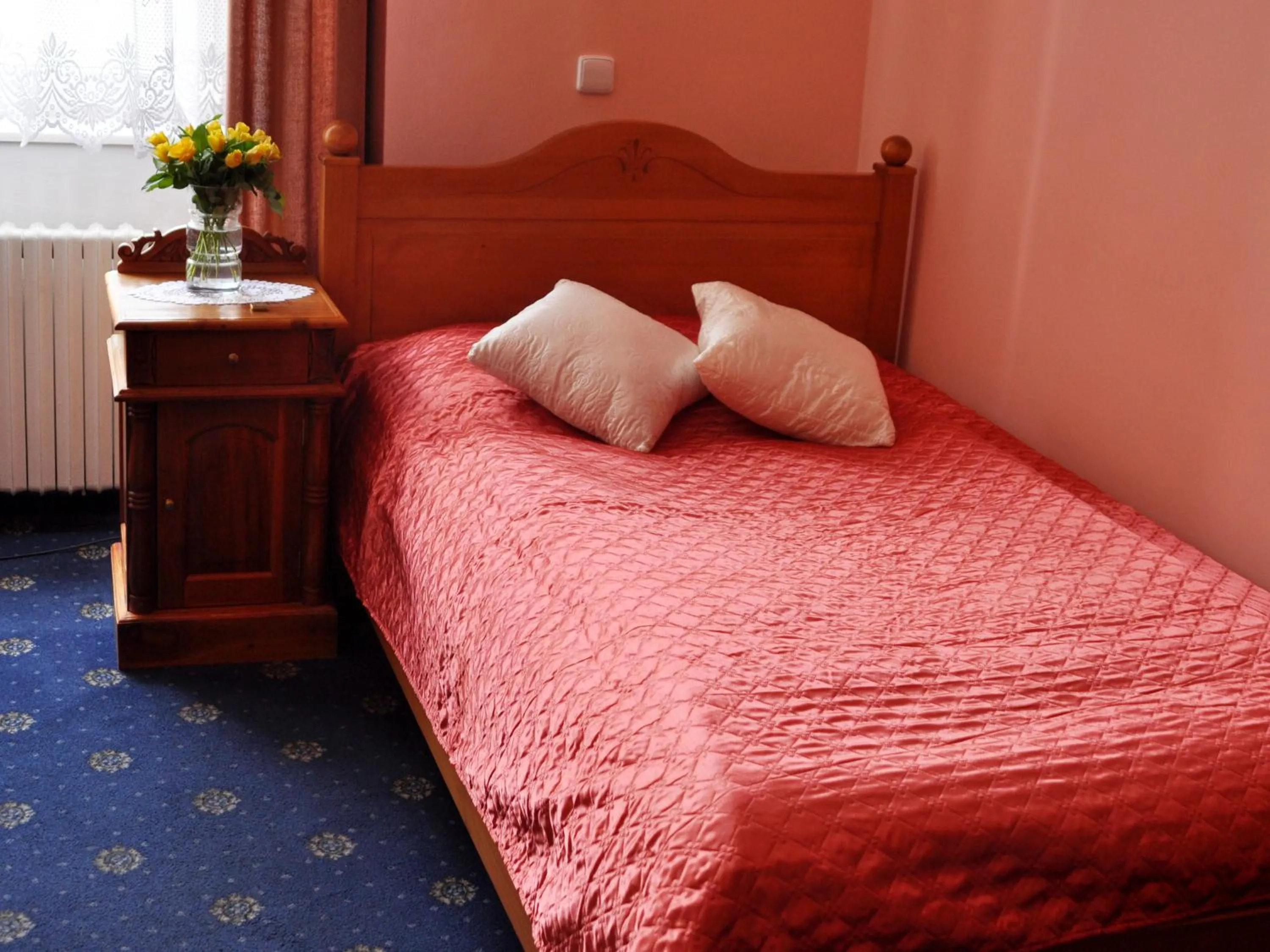 Single Room in Hotel Opera