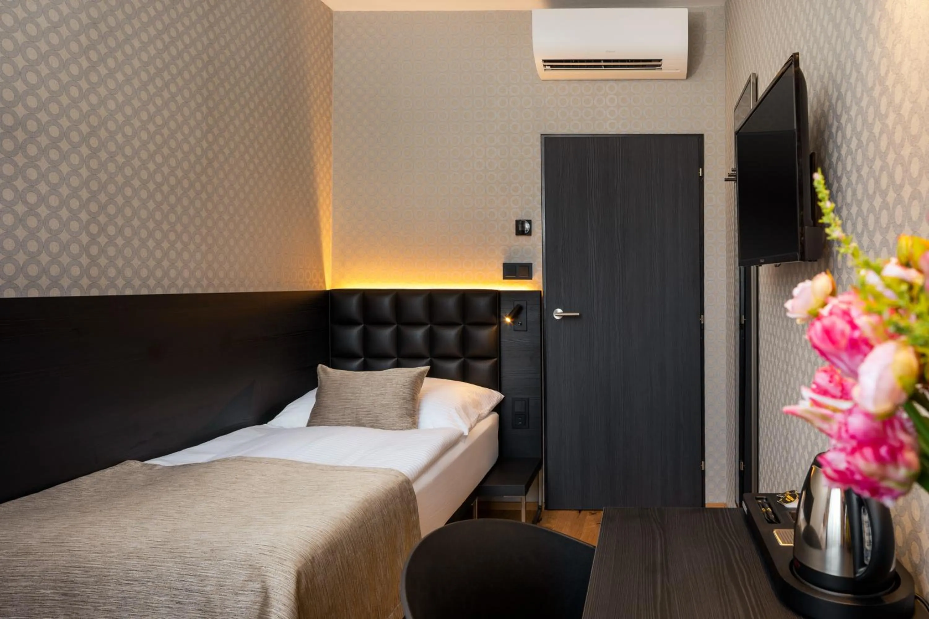 Standard Single Room in Hotel Aida