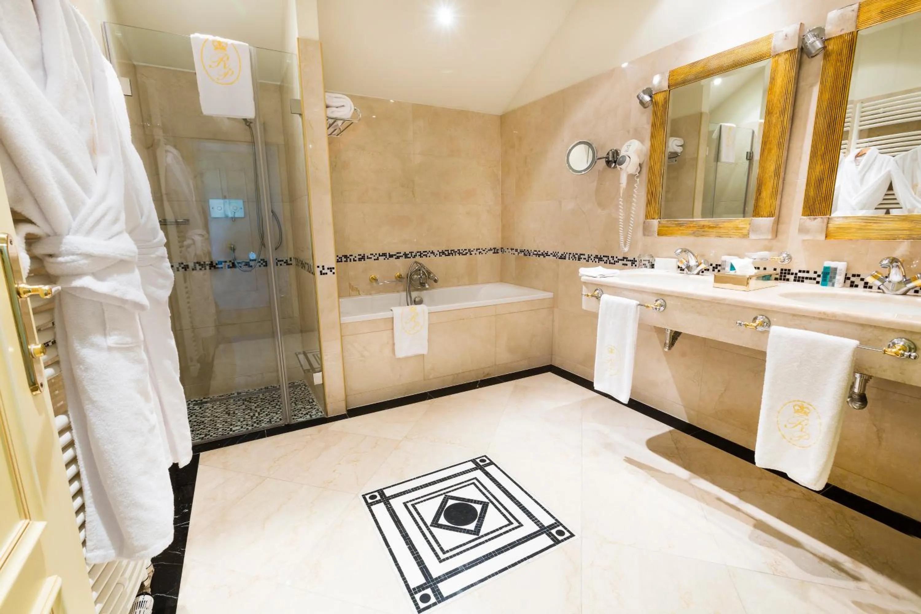 Ambassador Suite in Luxury Family Hotel Royal Palace