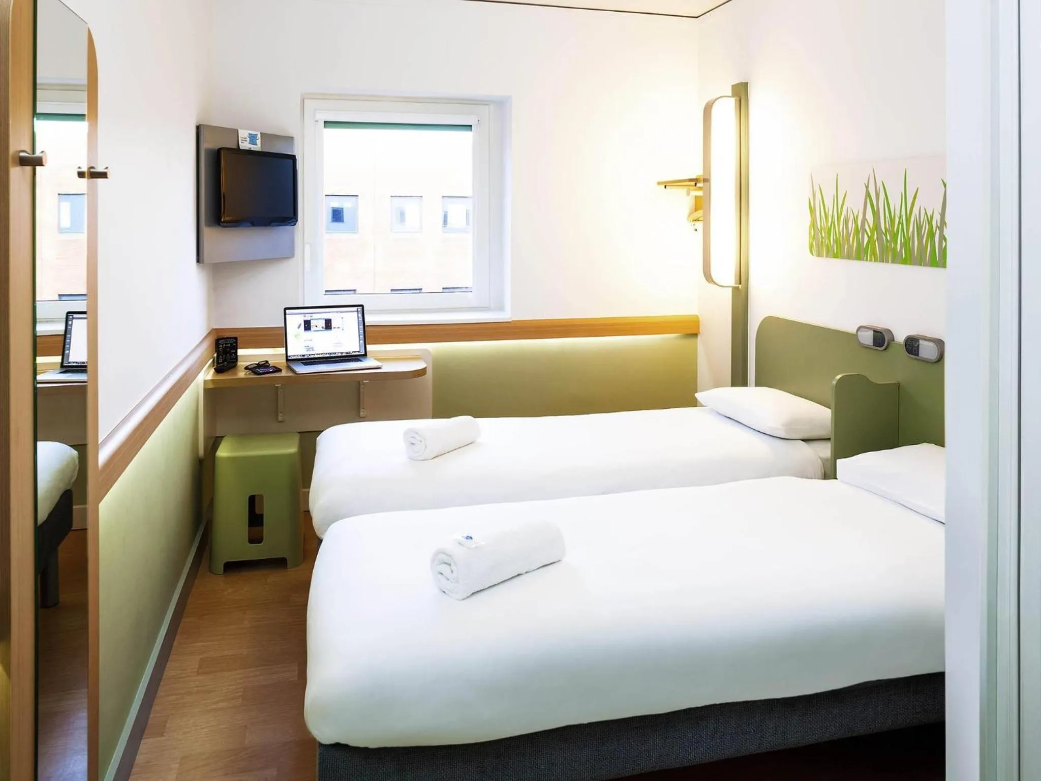 Classic Room with 1 double bed in ibis budget Belfast City Centre