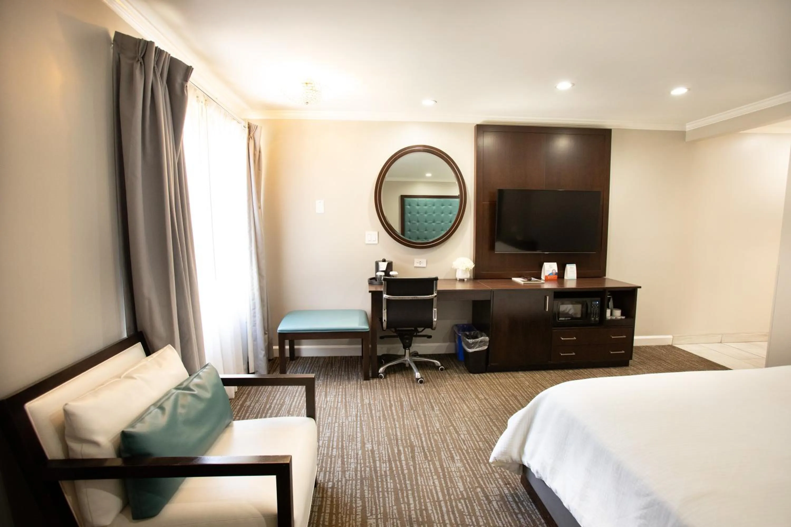 King Room with Fireplace in Munras Inn