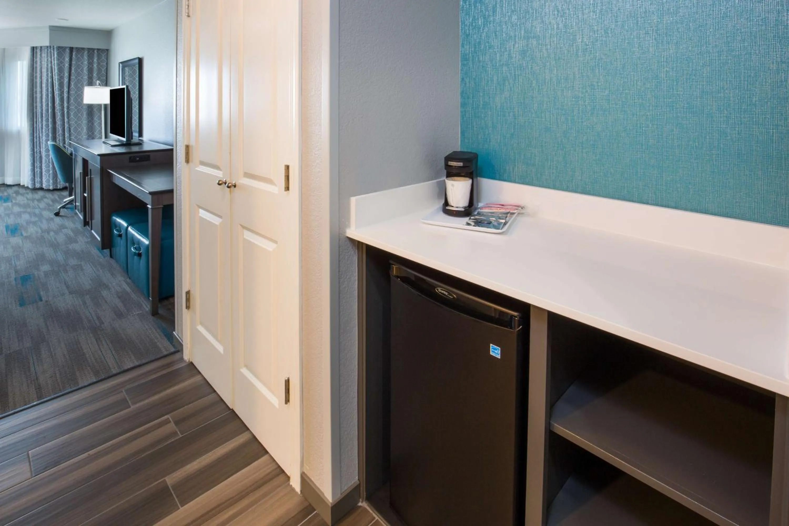 Executive King Room - Non-Smoking in Hampton Inn Monterey