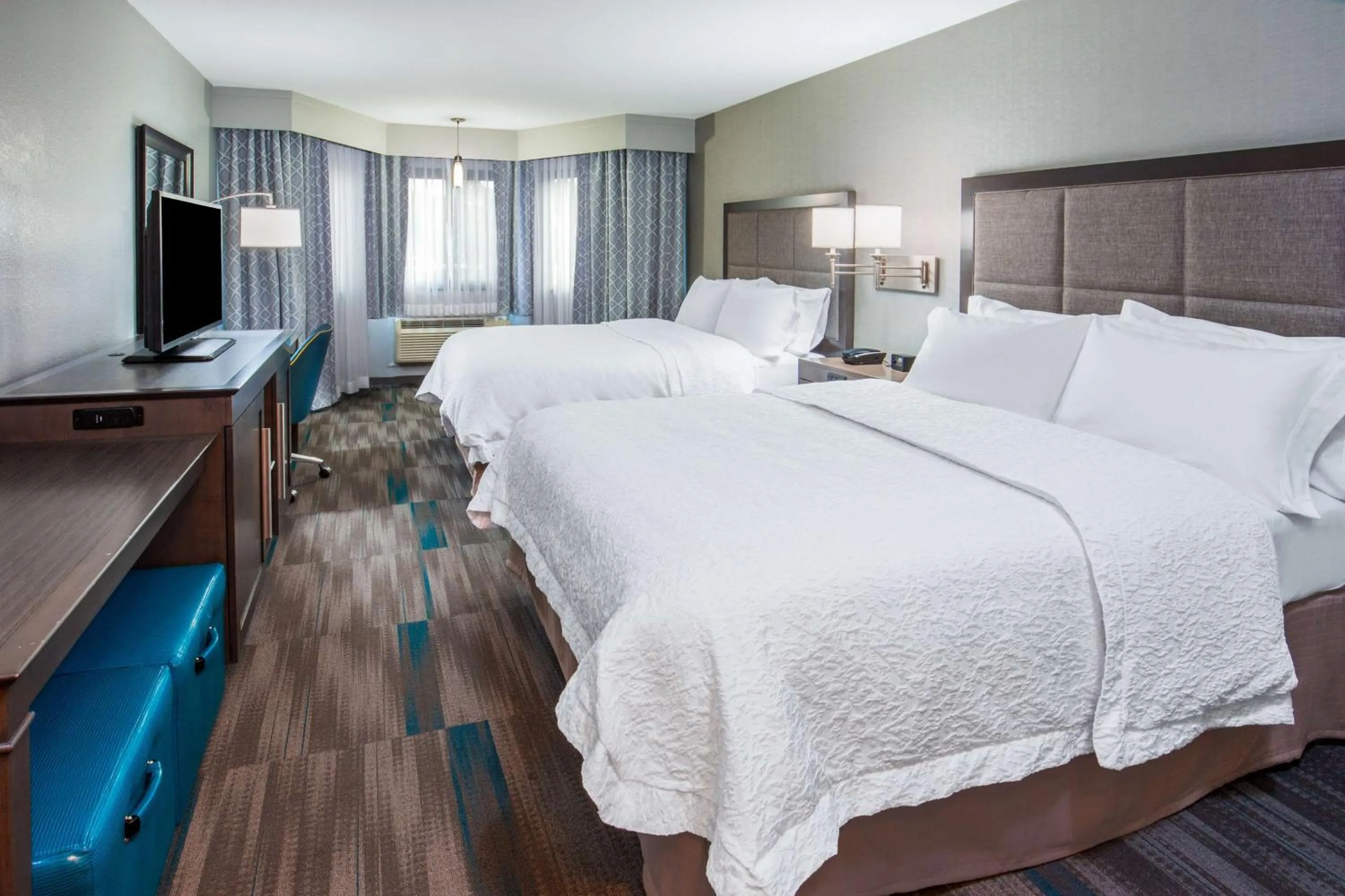 Queen Room with Two Queen Beds - Non-Smoking in Hampton Inn Monterey