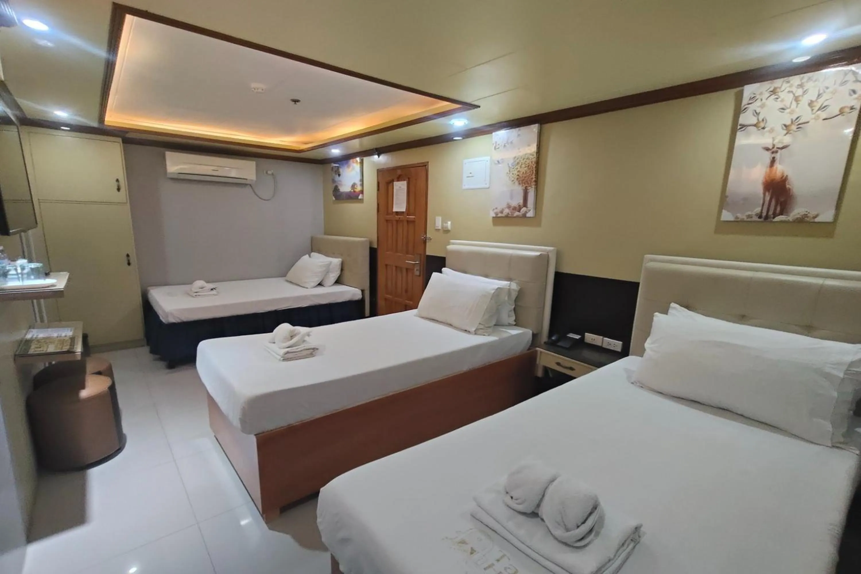 Superior Twin Room in Taj Hotel Tuguegarao