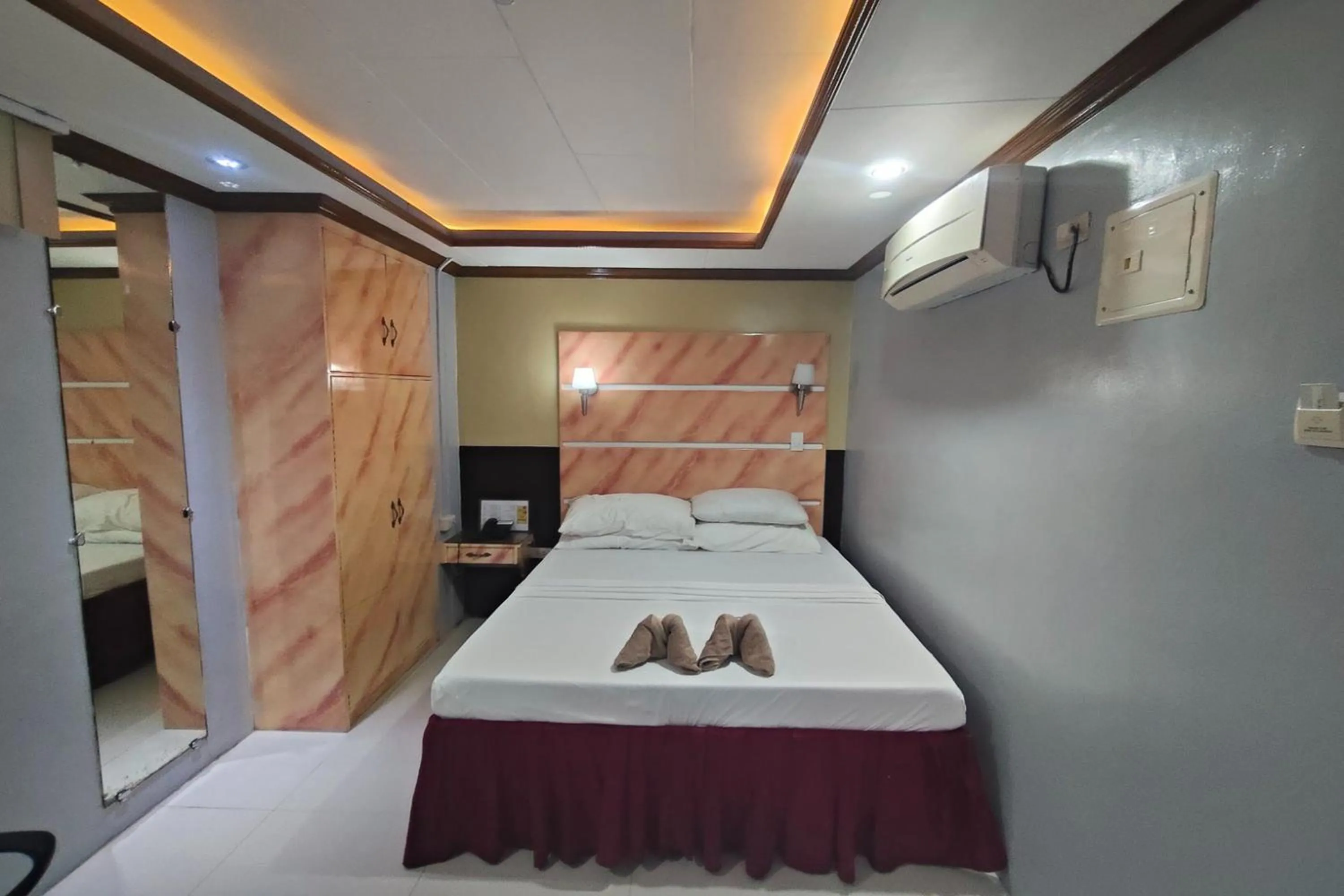 Deluxe Double Room in Taj Hotel Tuguegarao