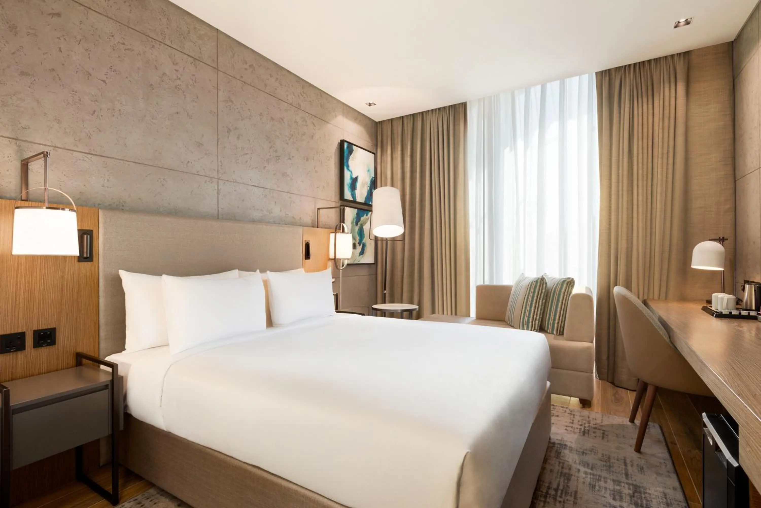 Deluxe Queen Room in Days Hotel By Wyndham Dubai Deira
