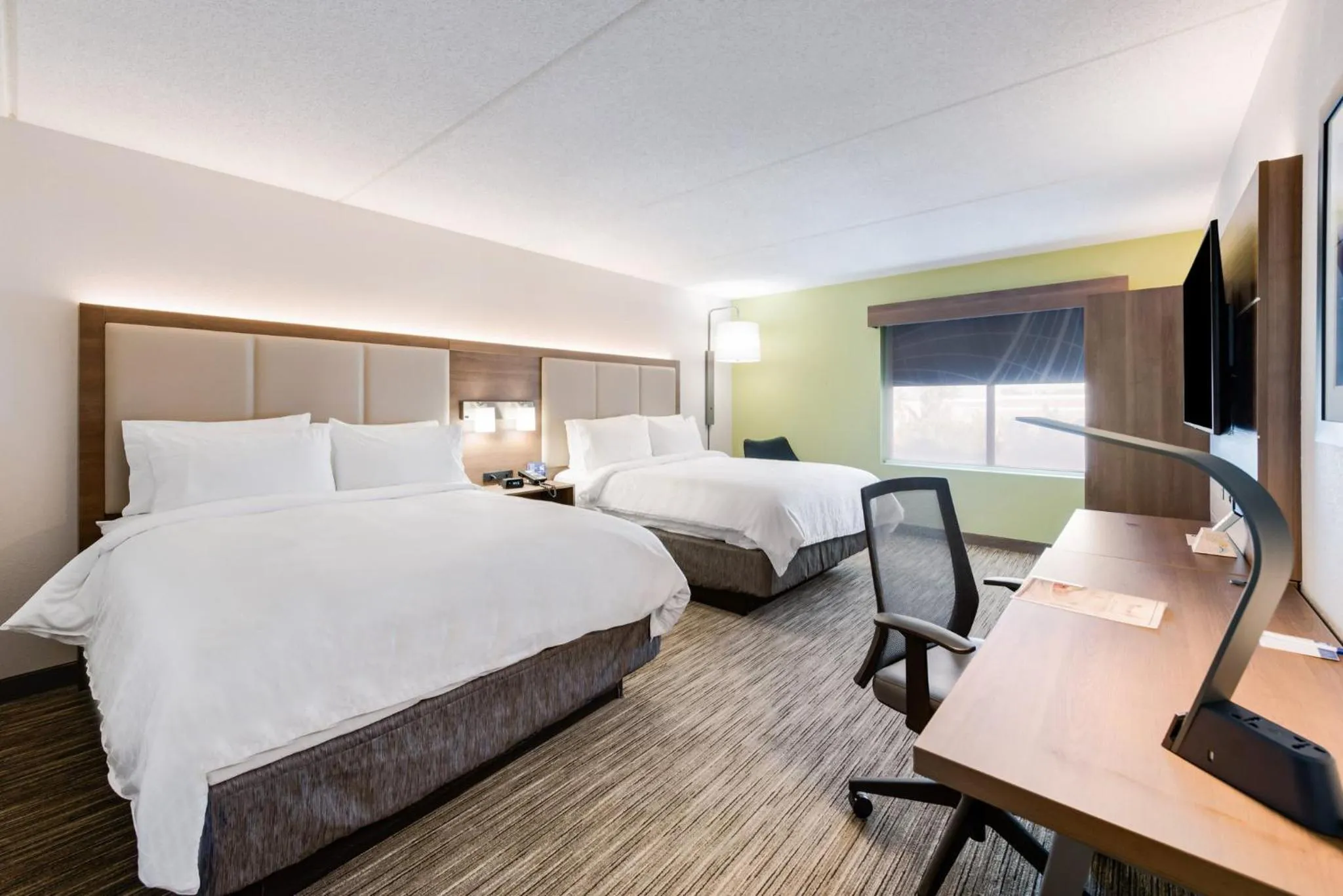 Standard Queen Room with Two Queen Beds in Holiday Inn Express Naperville by IHG