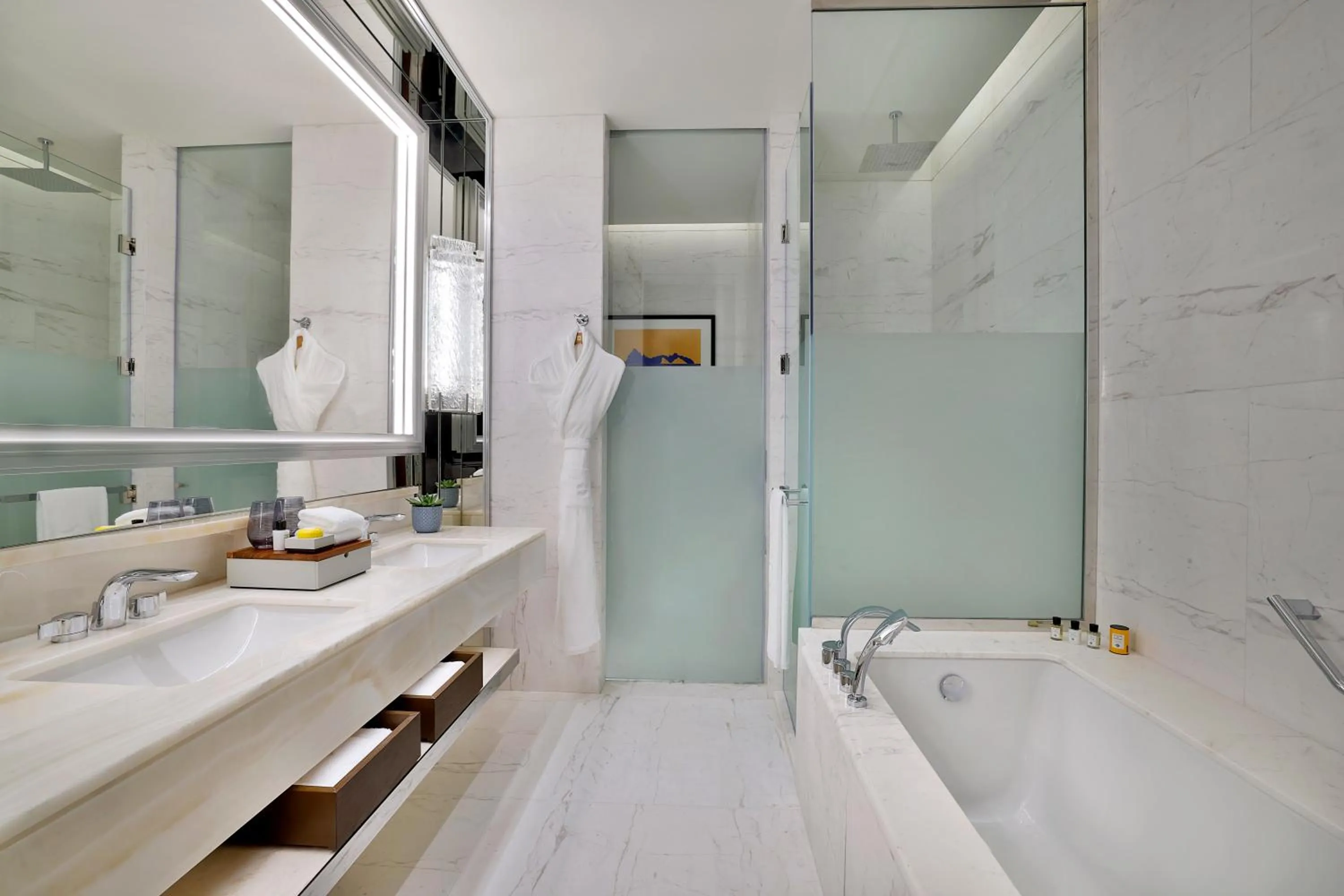 Deluxe Side Sea View Twin in Shangri-La Jeddah