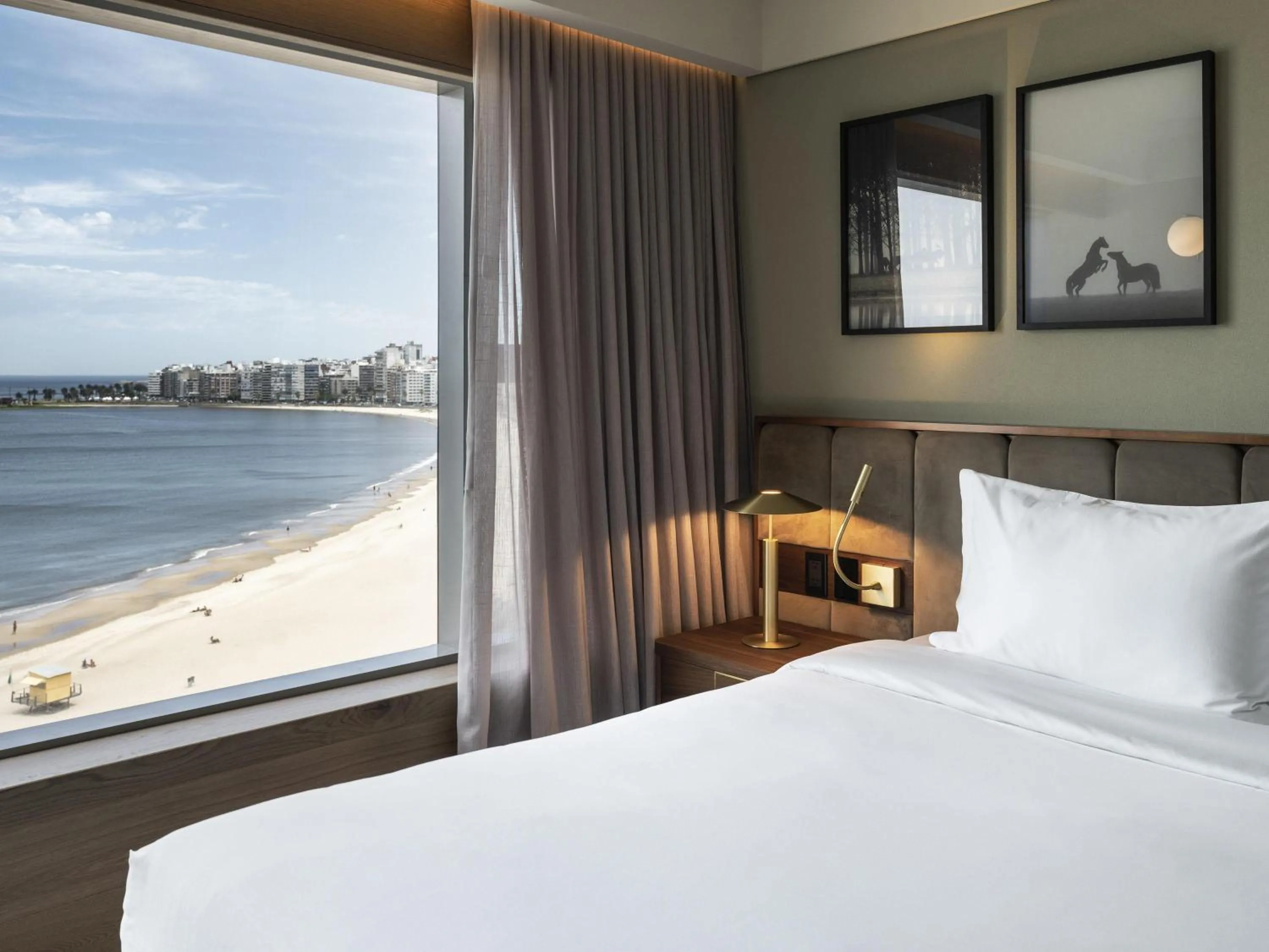 Deluxe King Room with Sea View in Costanero Hotel Montevideo - MGallery Collection