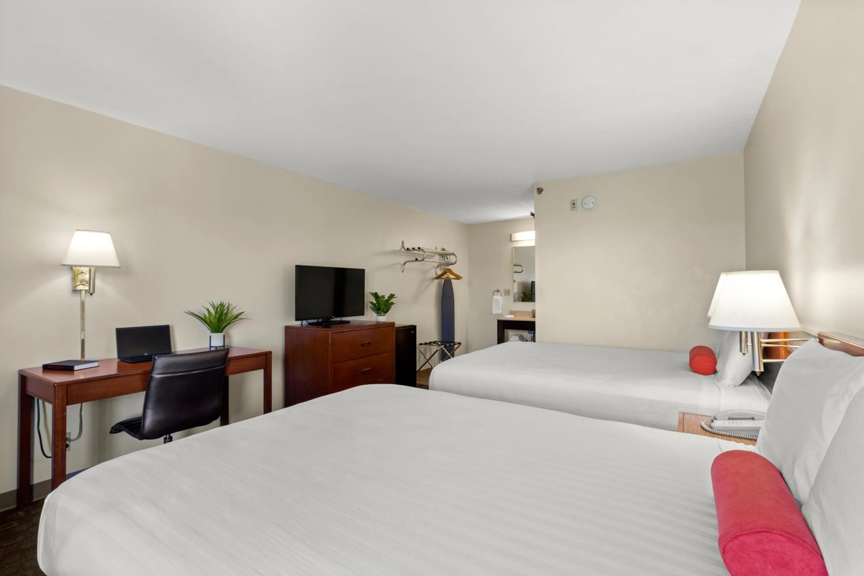 Queen Room with Two Queen Beds in Good Nite Inn Buena Park