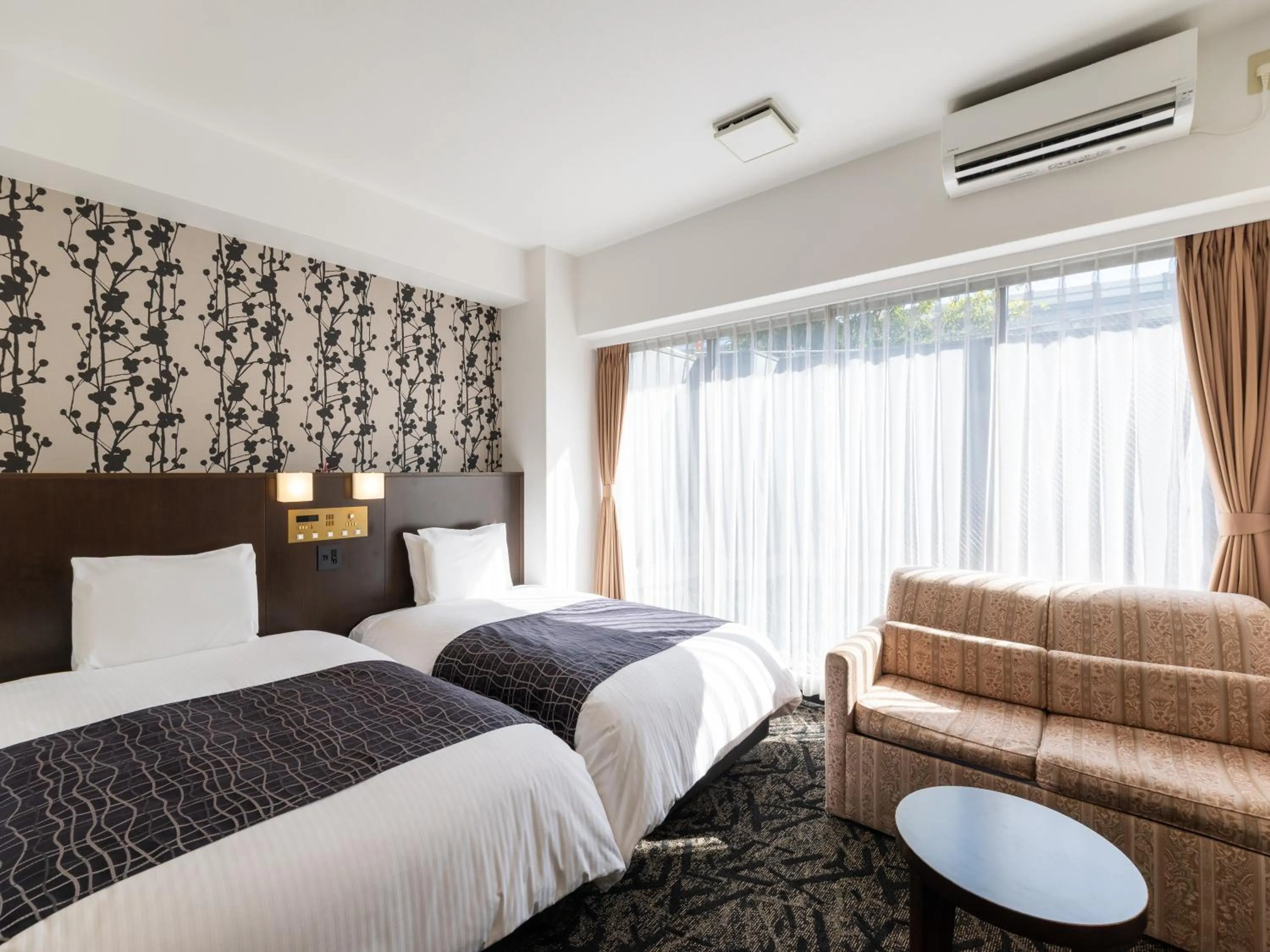 Superior Twin Room - Non-Smoking in APA Hotel Osaka Kadomashi Ekimae