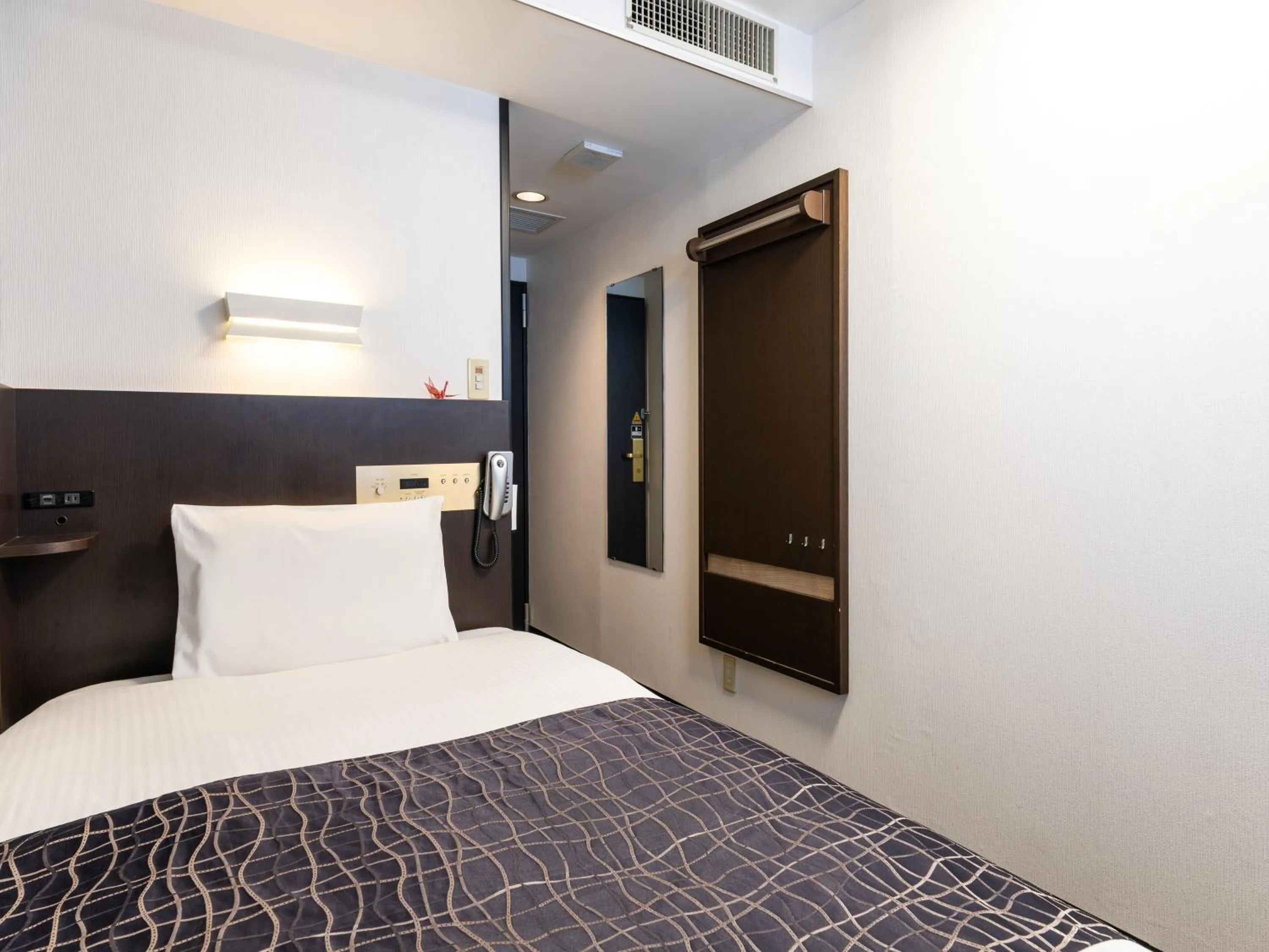 Single Room - Smoking in APA Hotel Osaka Kadomashi Ekimae