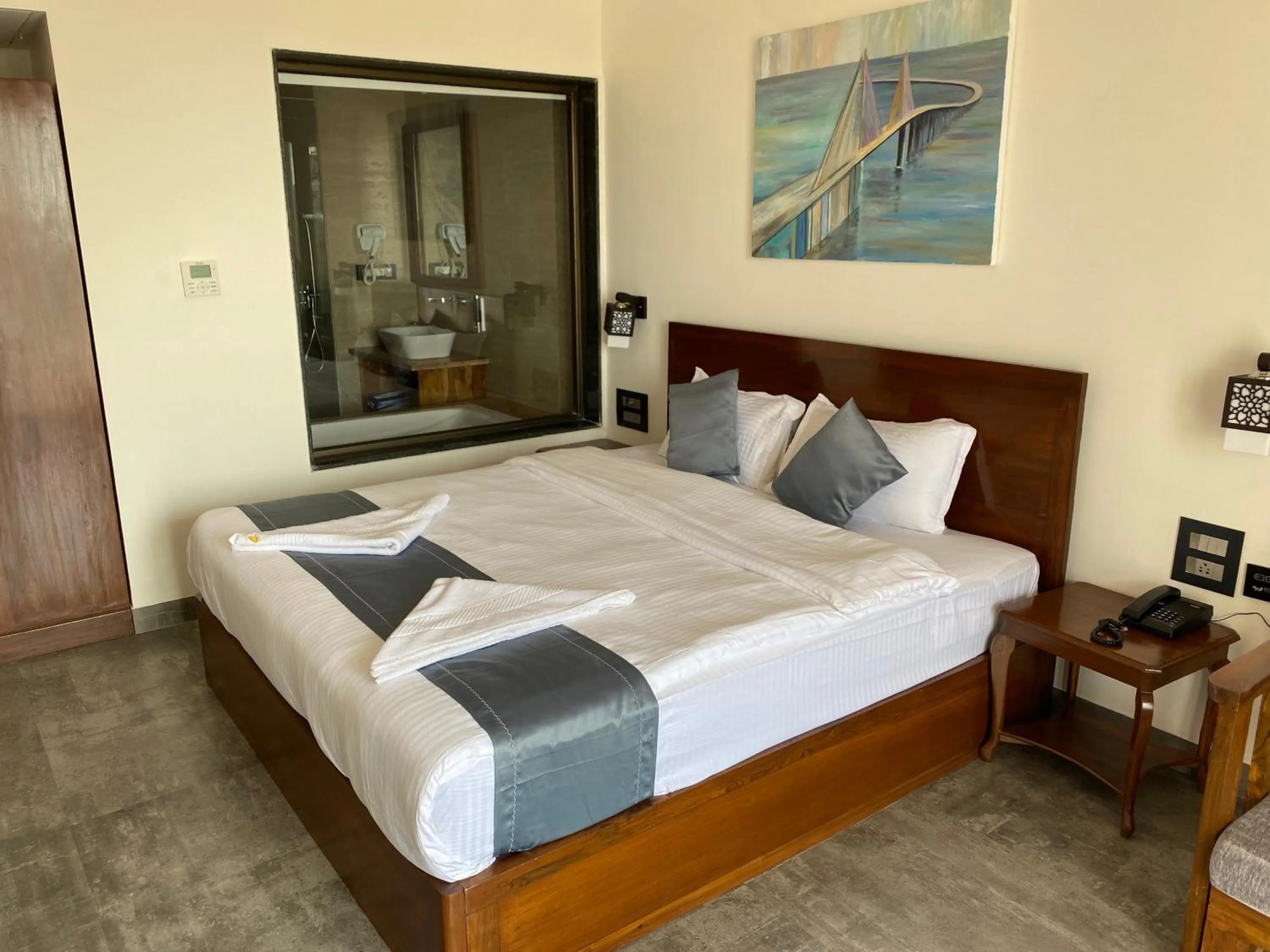 Luxury Sea Facing Room in Altrude By The Sea