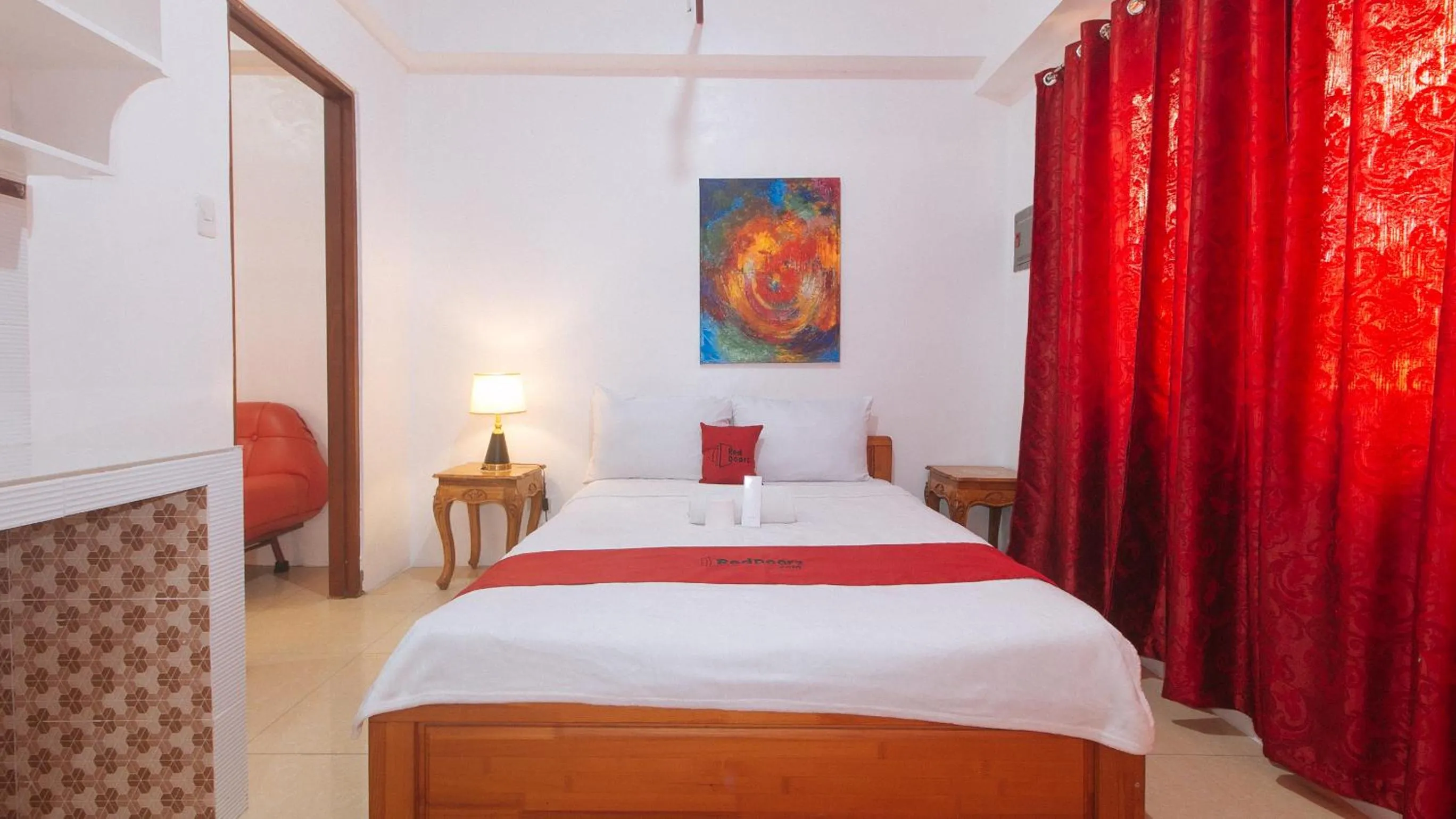 Deluxe Room in RedDoorz near LRT 2 Antipolo Station