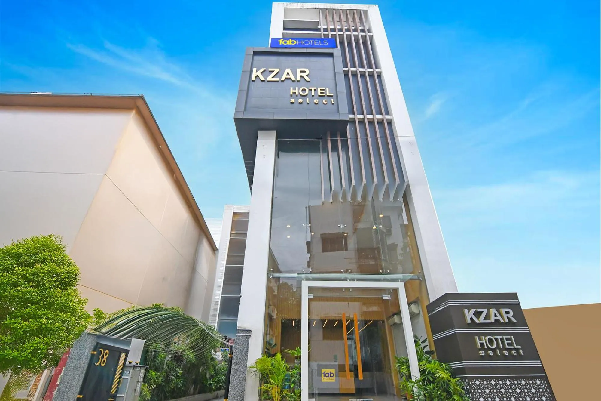 FabHotel Kzar Select - Nr US Consulate