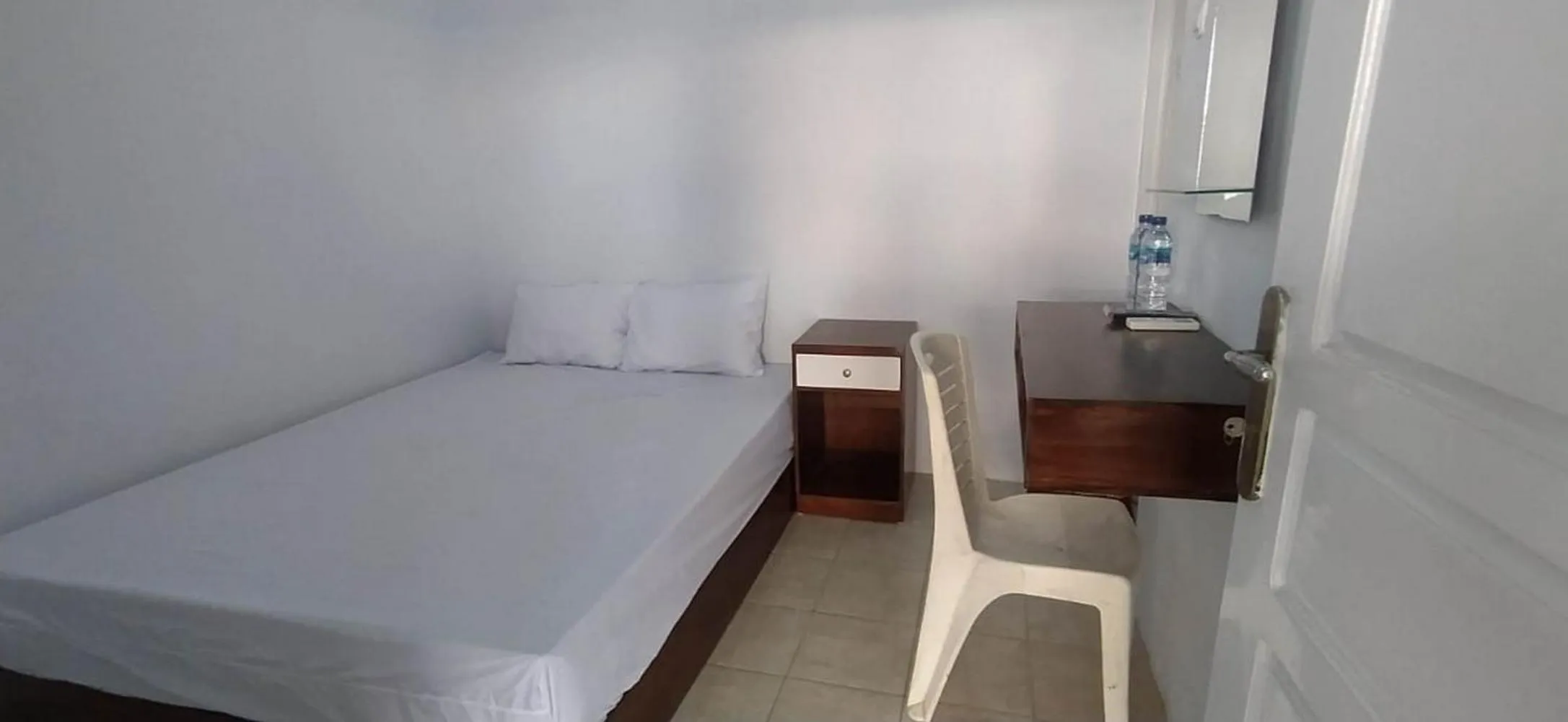 Standard Double Room in RedDoorz Syariah near Transmart Tegal