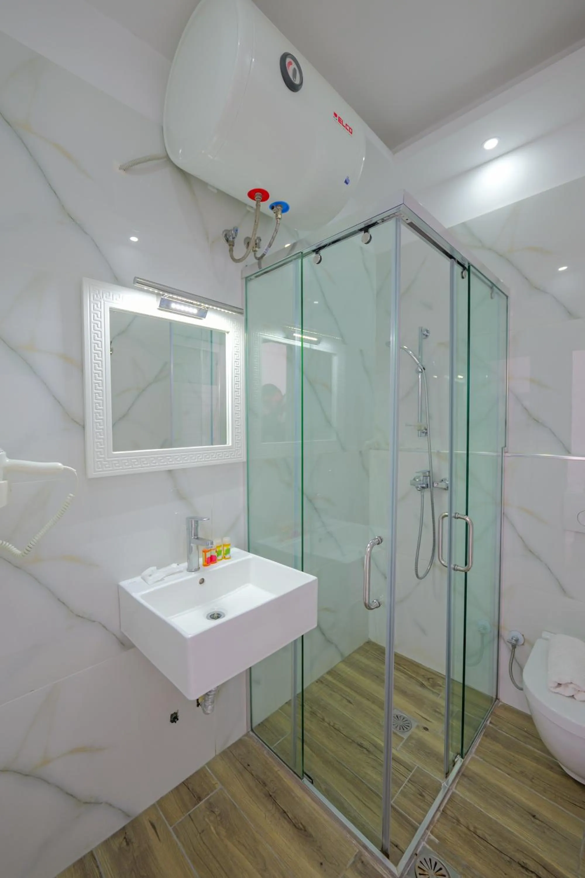 Deluxe Double or Twin Room with Sea View in Hotel Iliria