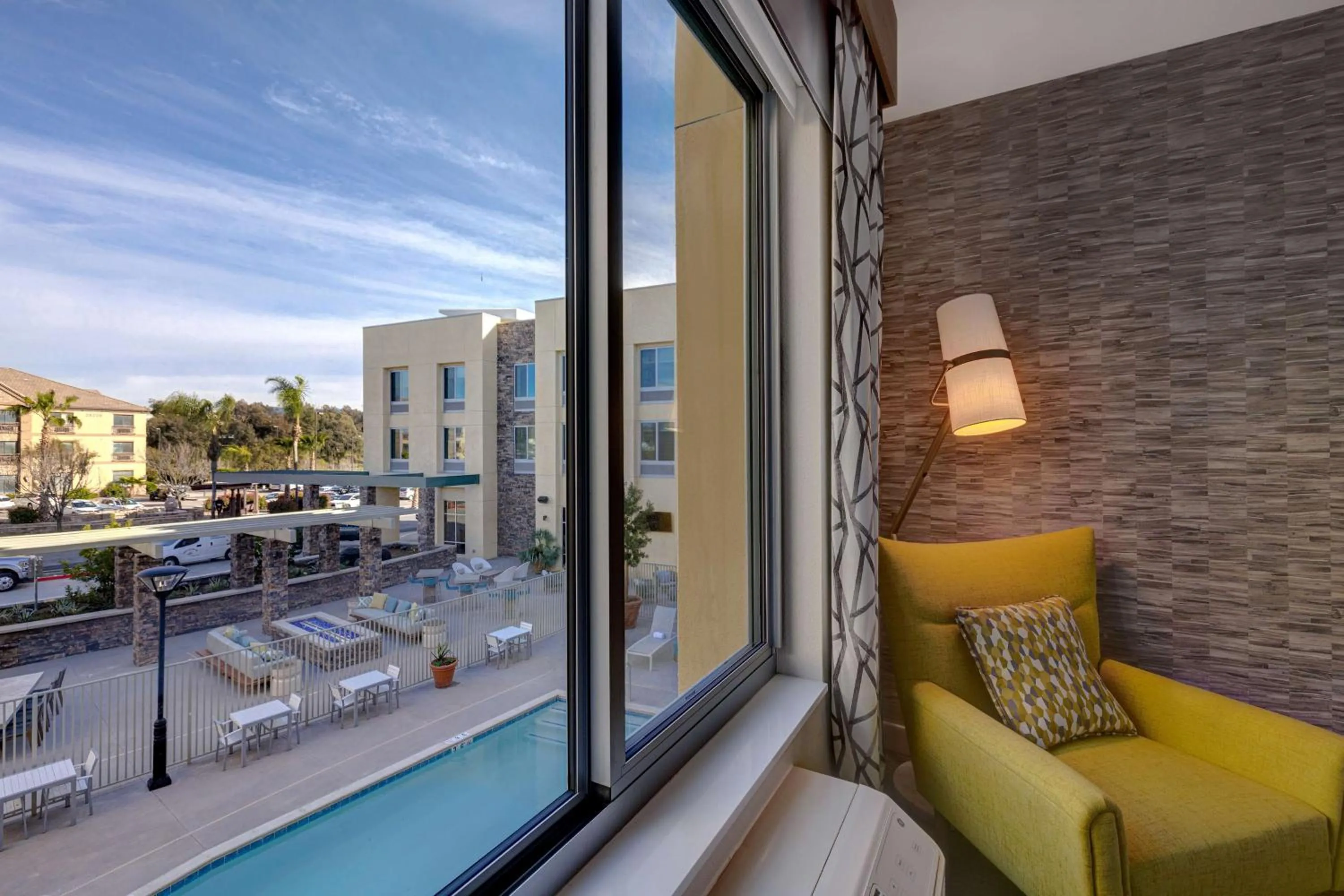 King Room with Pool View - Hearing Accessible in Hilton Garden Inn Temecula