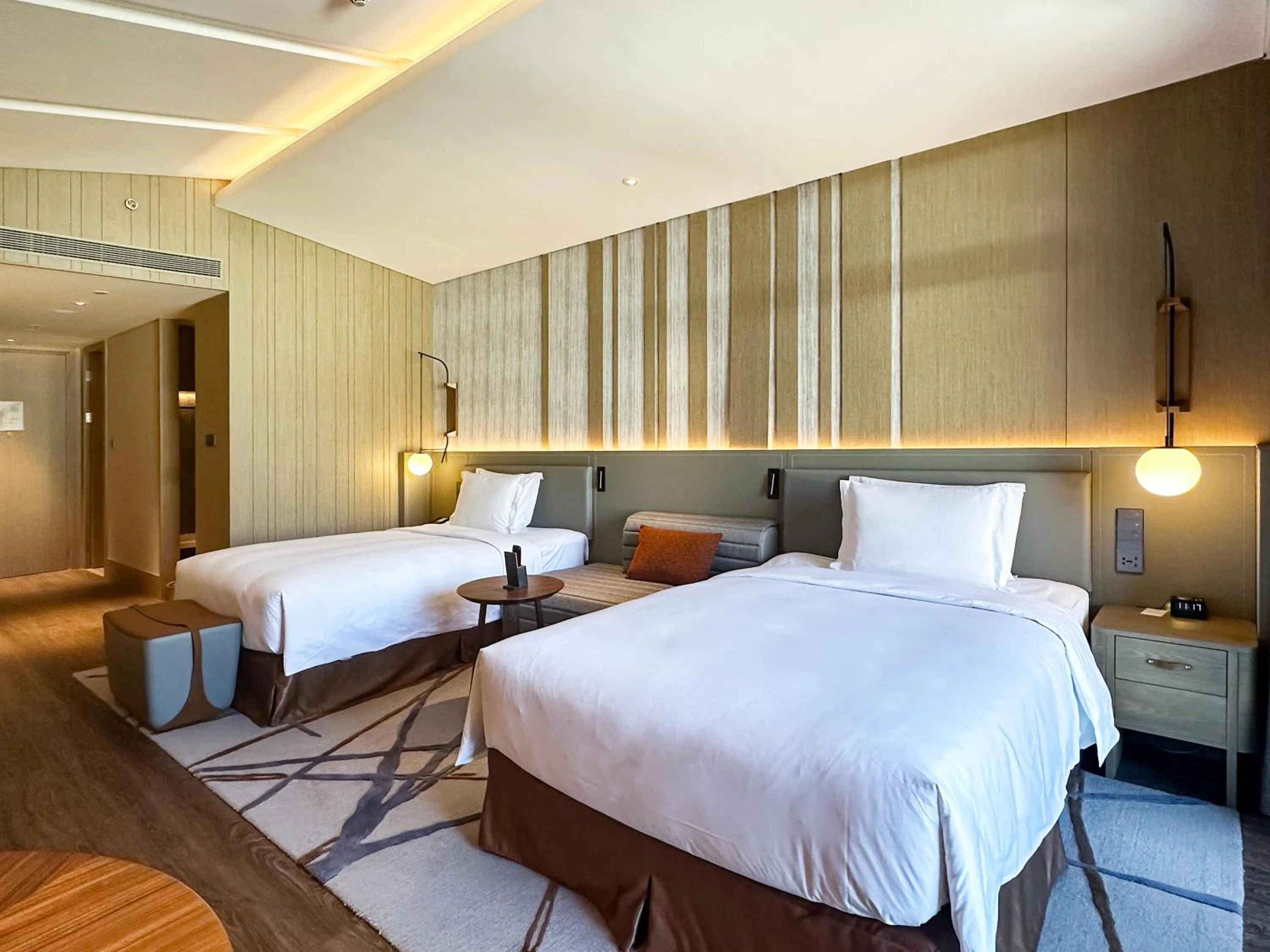 Premium Twin Room with Mountain view in Crowne Plaza Chongli Resort by IHG