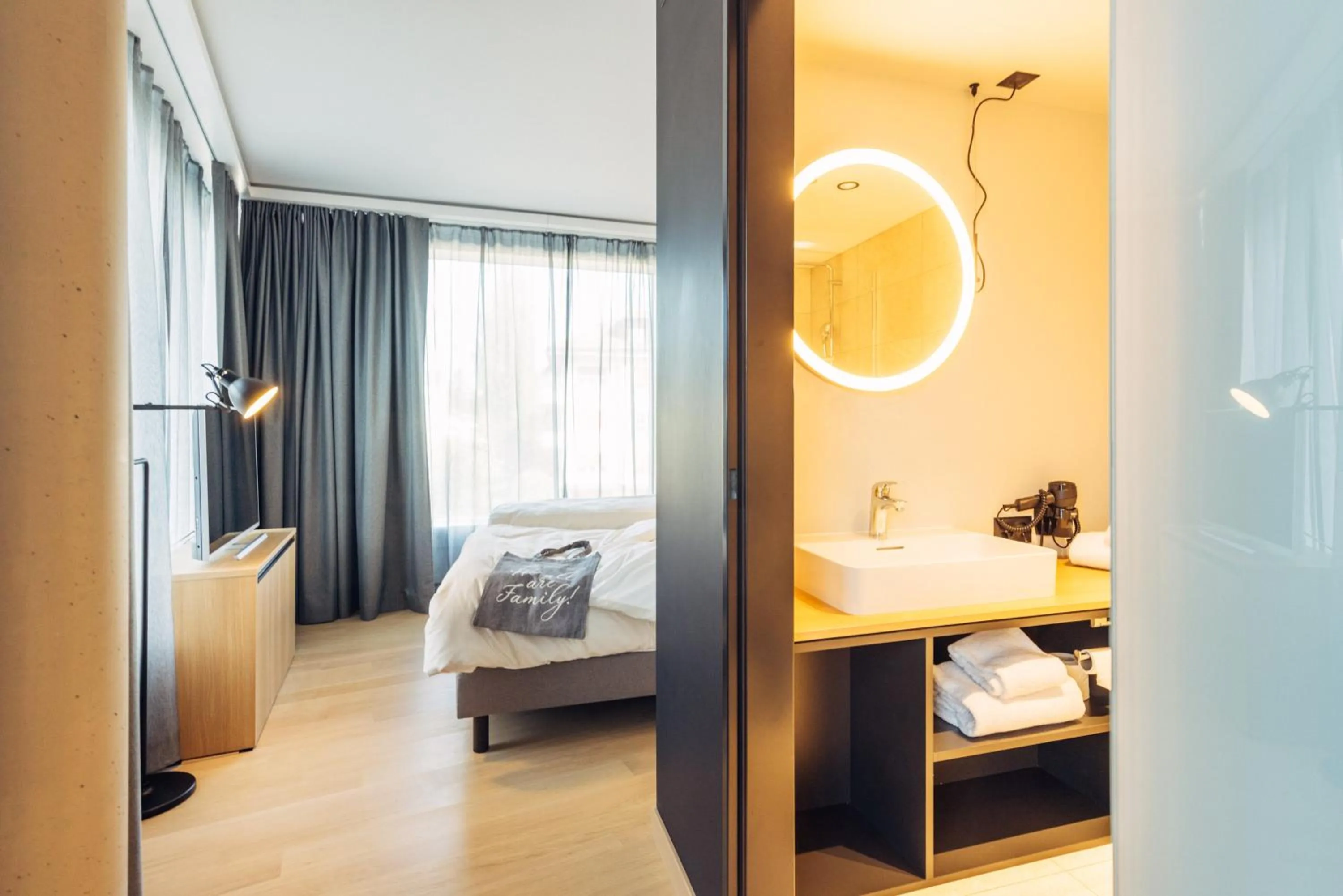 Standard Double or Twin Room in harry's home Bern-Expo