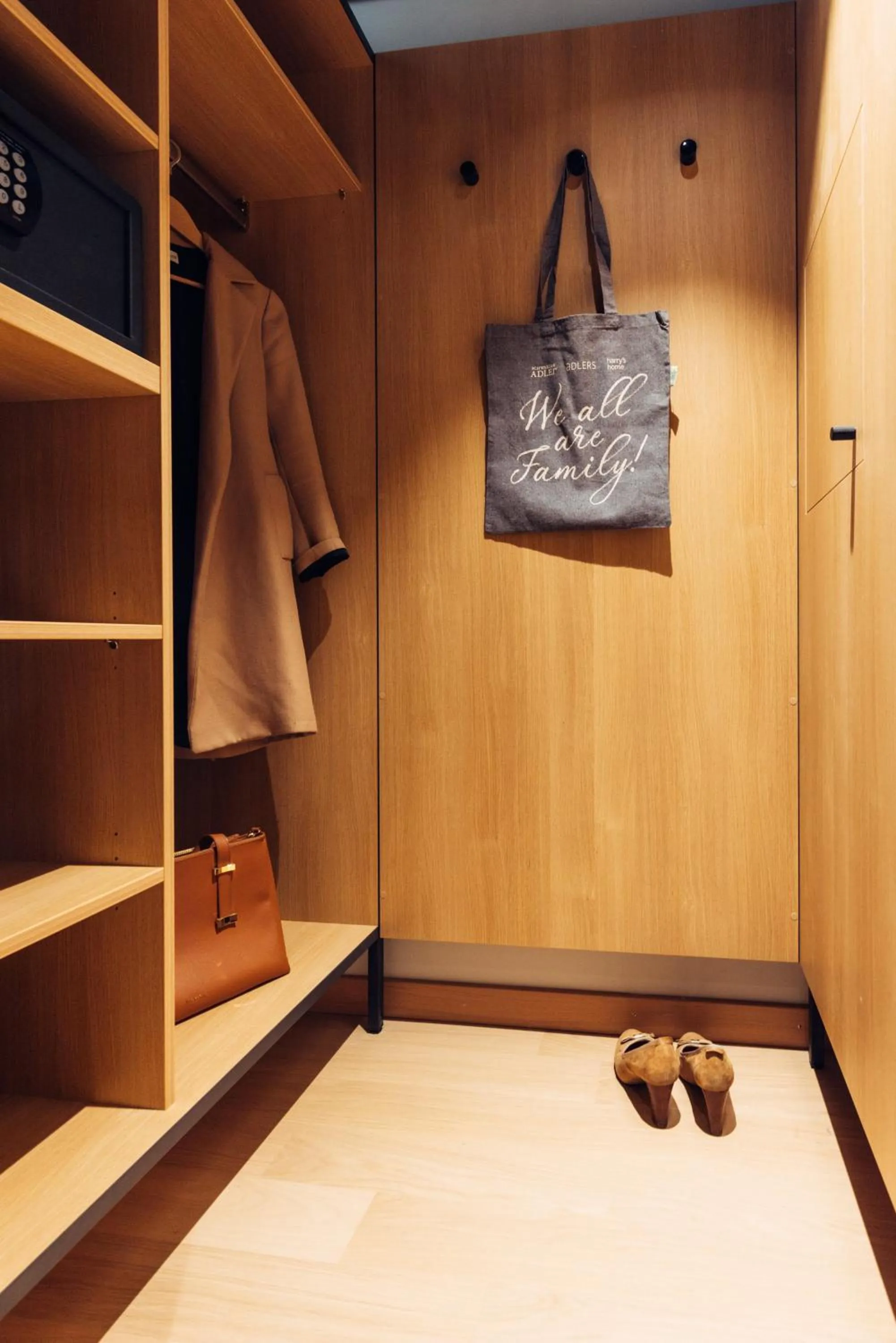 Two-Bedroom Apartment in harry's home Bern-Expo