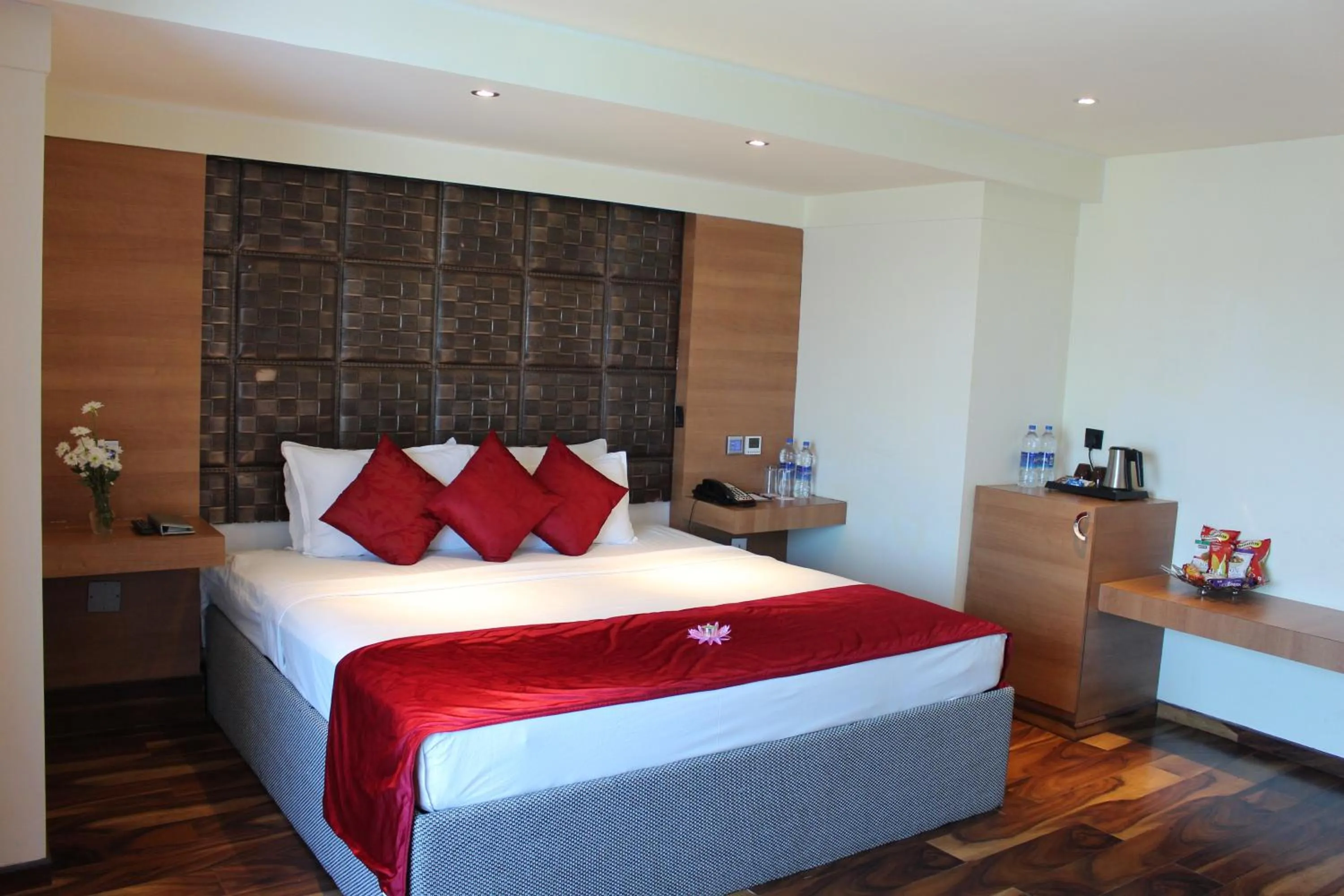 Premium Twin Room with Lake View - single occupancy - Non-Smoking in Ramada by Wyndham Alleppey