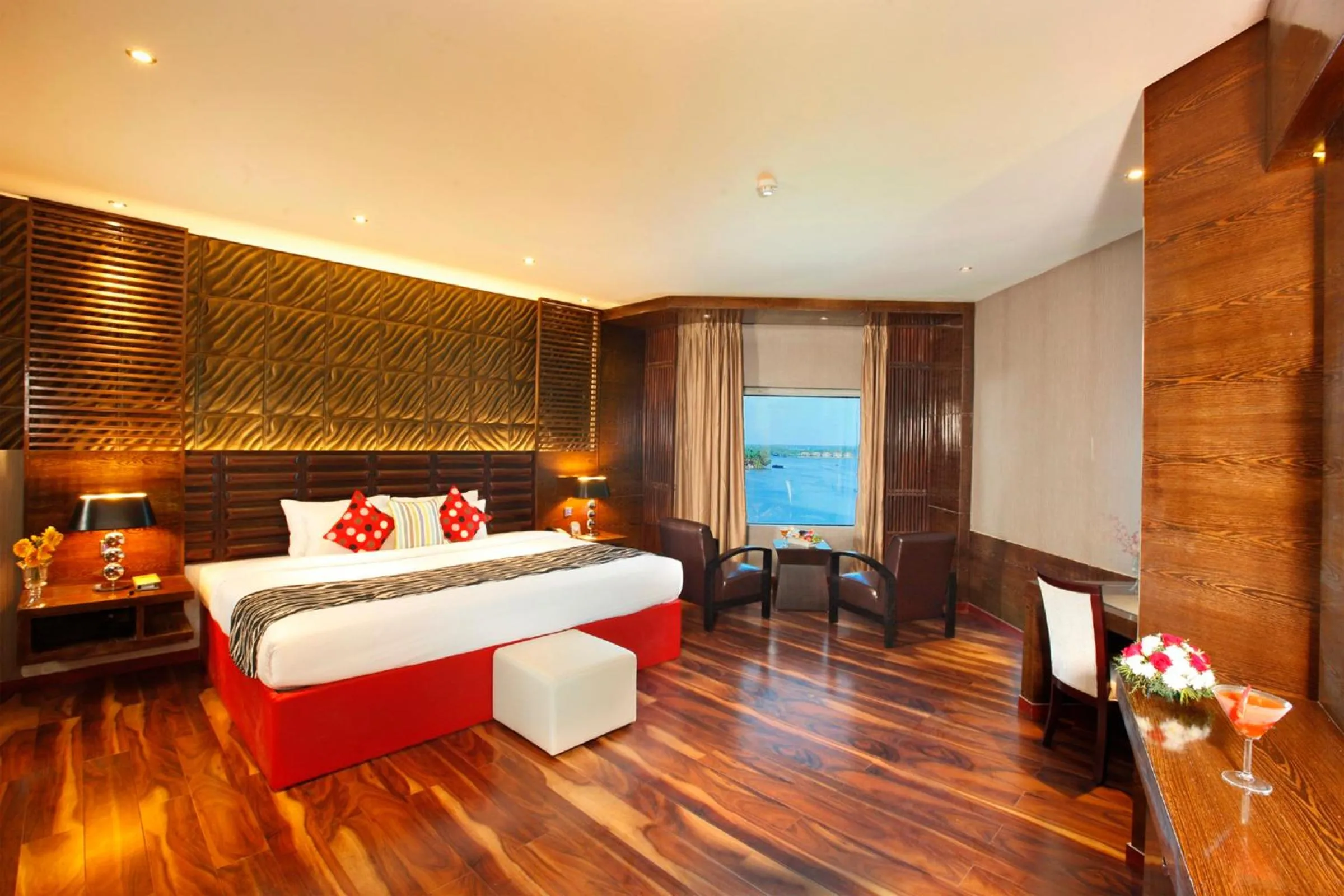 King Suite with Lake View - Non-Smoking in Ramada by Wyndham Alleppey