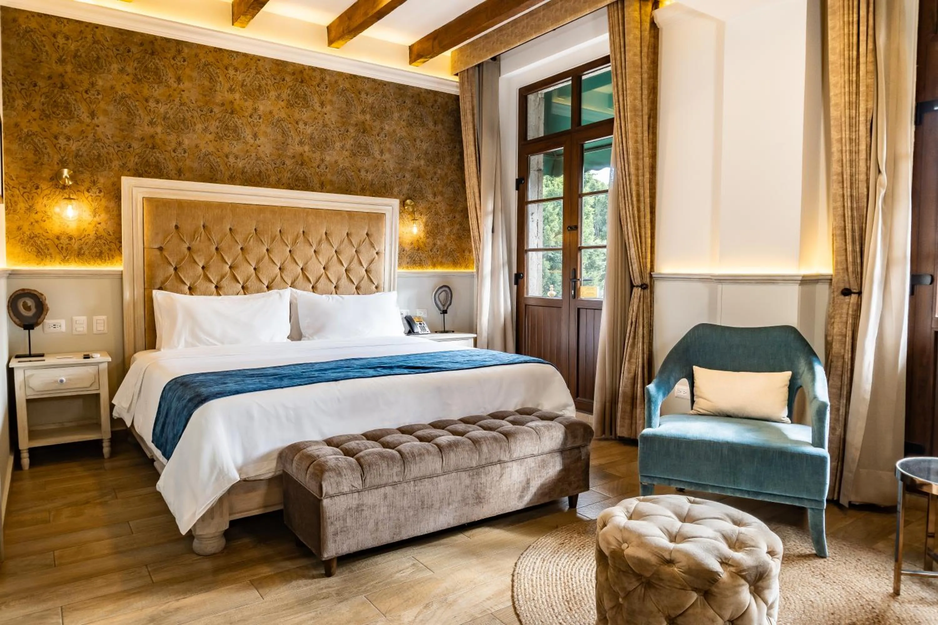 King Suite with Cathedral View in voco Royalty Puebla Downtown by IHG