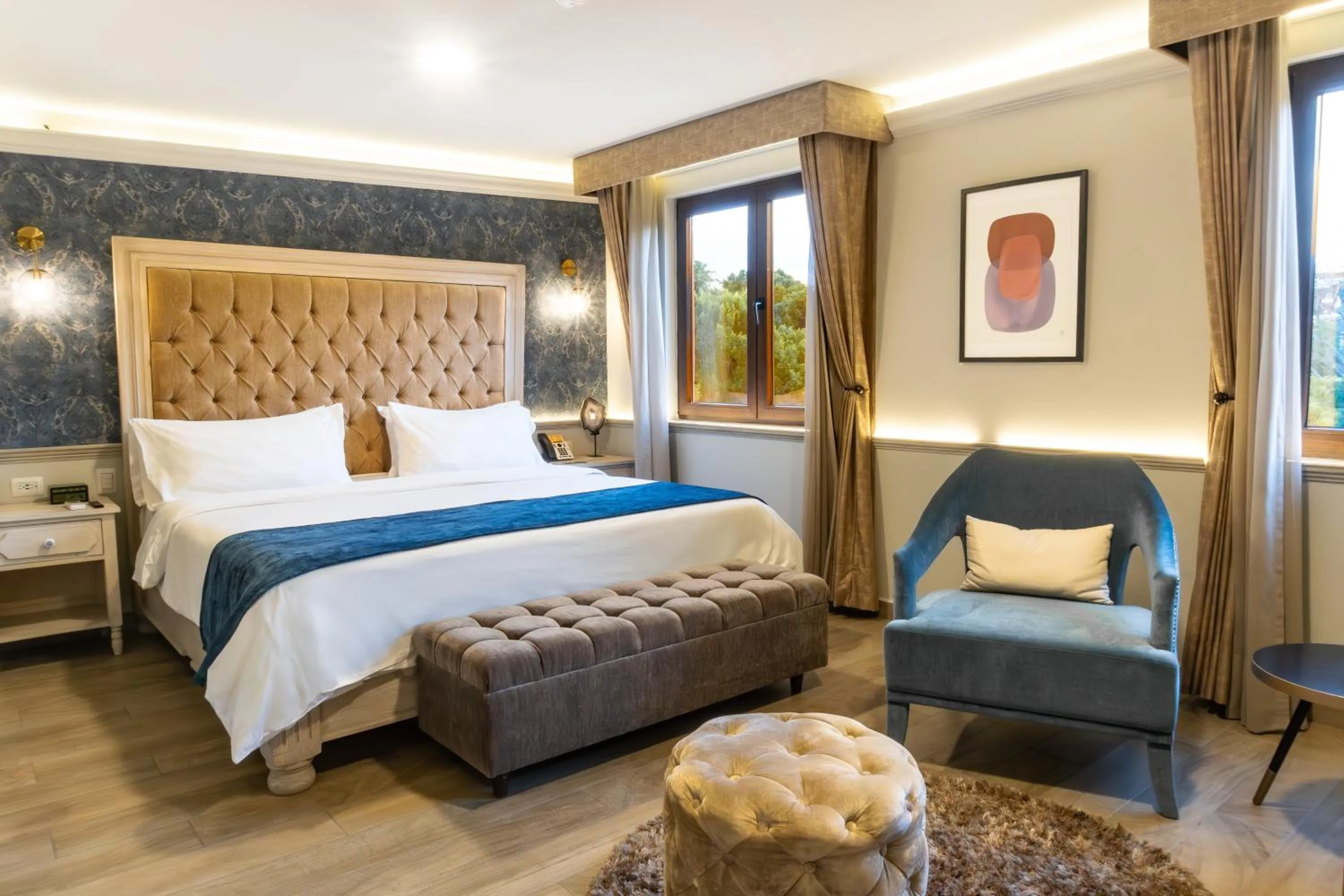 King Suite in voco Royalty Puebla Downtown by IHG