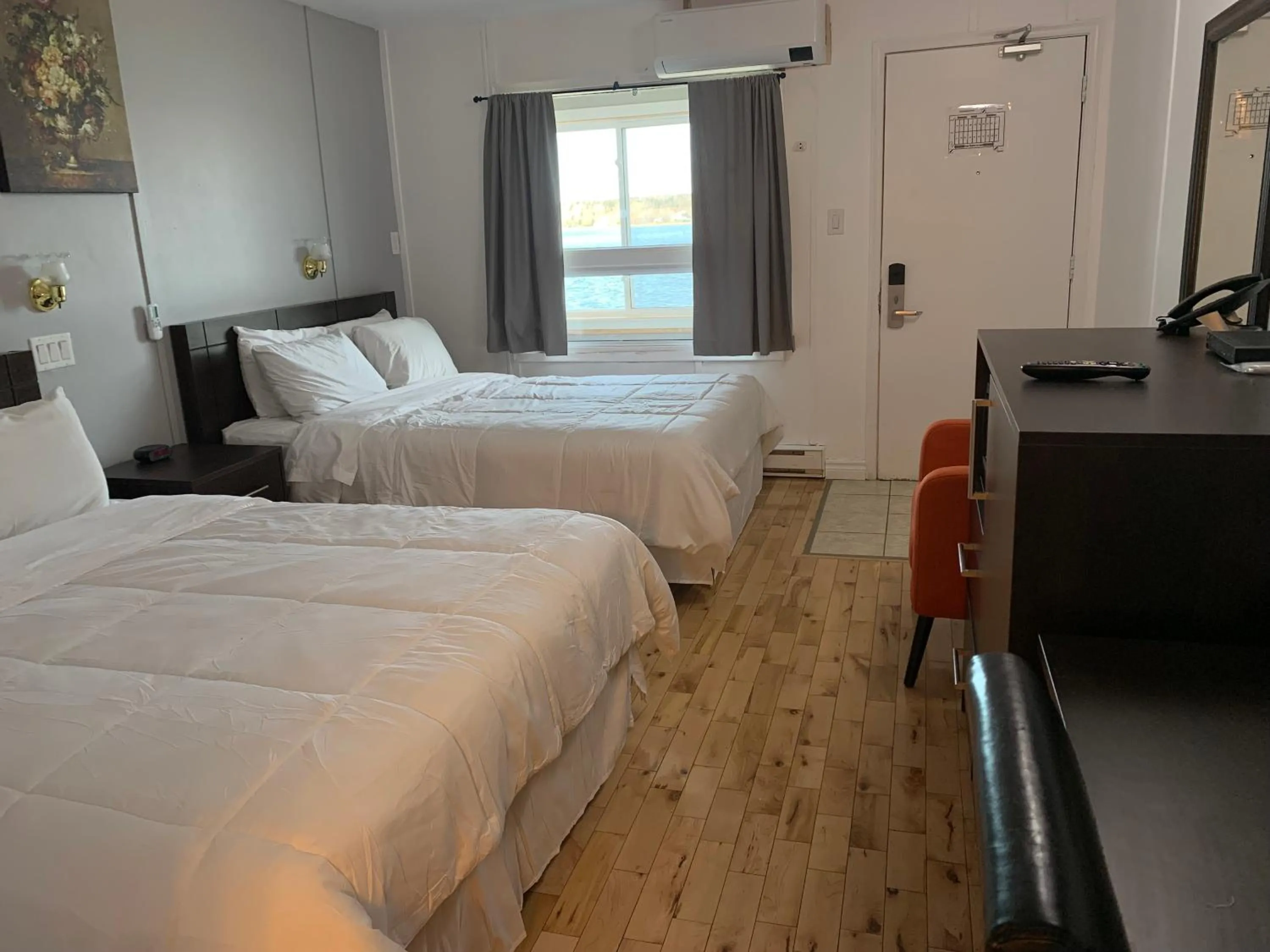 Deluxe Double Room with Sea View in Harbourview Inn and Suites